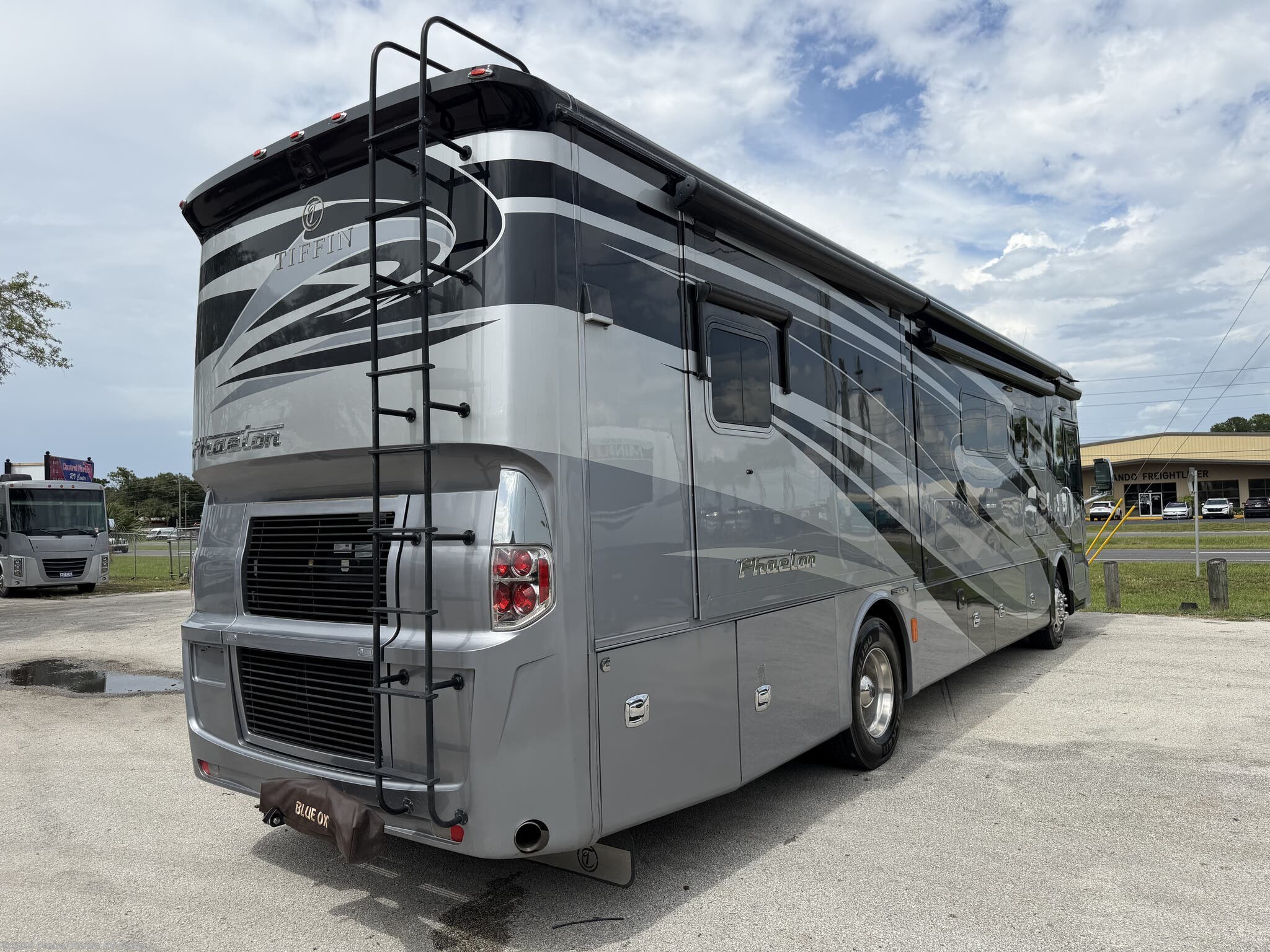 2017 Phaeton 36GH by Tiffin from Central Florida RV Center in Apopka, Florida