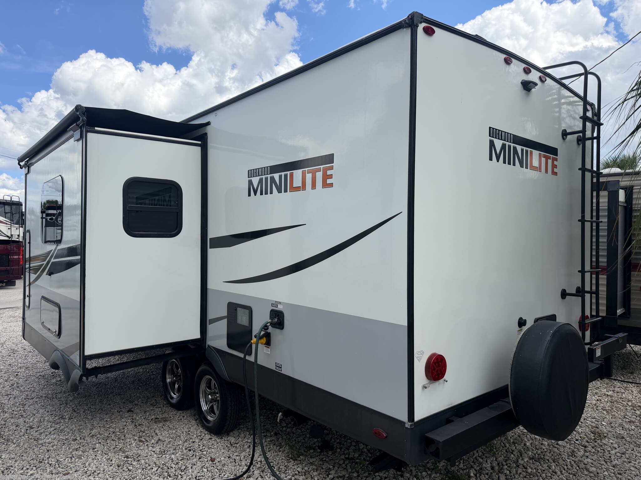 Used 2021 Forest River Rockwood Mini Lite 2507S available in Apopka, Florida