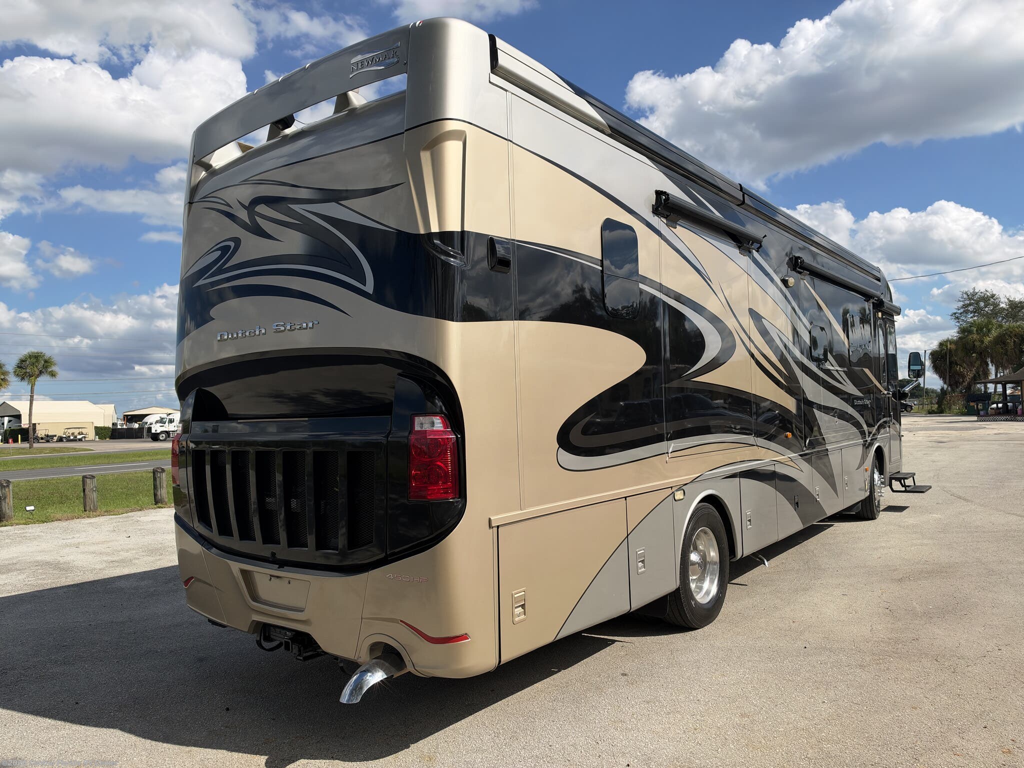 2015 Dutch Star 3736 by Newmar from Central Florida RV Center in Apopka, Florida