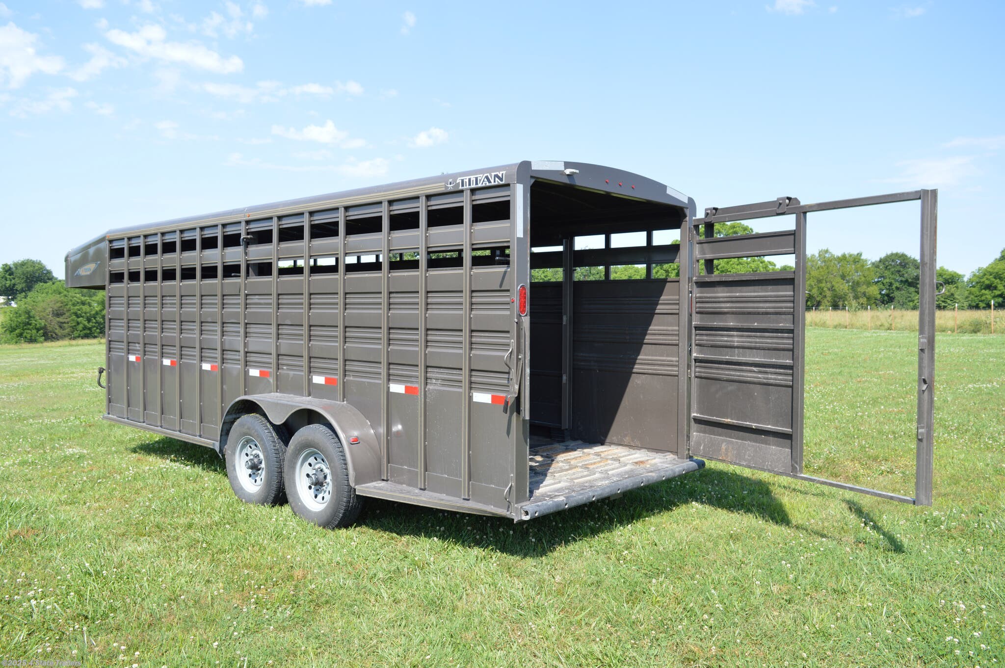 Livestock Trailer for sale Used 2020 Titan Trailers 6'8" X 20' 14K