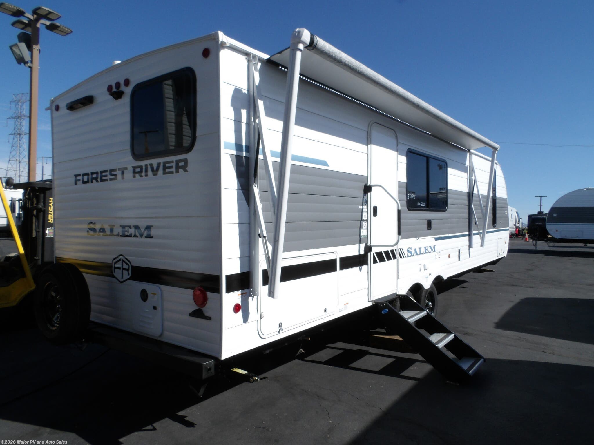 2026 Forest River Salem 26ICE, 1 SLIDE, 15K BTU A/C, REAR BUNKS, FRONT WAL - New Travel Trailer For Sale by Major RV and Auto Sales in Hesperia, California