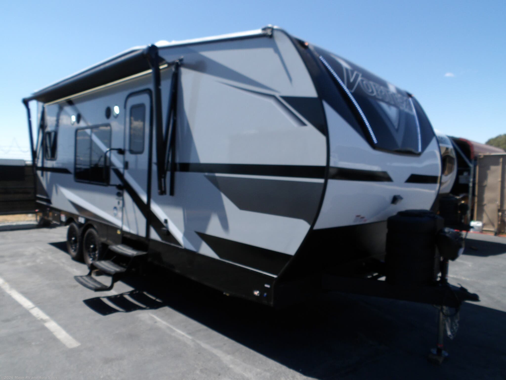 2027 Genesis Supreme Vortex 2015SSXL, 4500 WATT GENERATOR, 400 WATTS OF SOLAR, - New Toy Hauler For Sale by Major RV and Auto Sales in Hesperia, California
