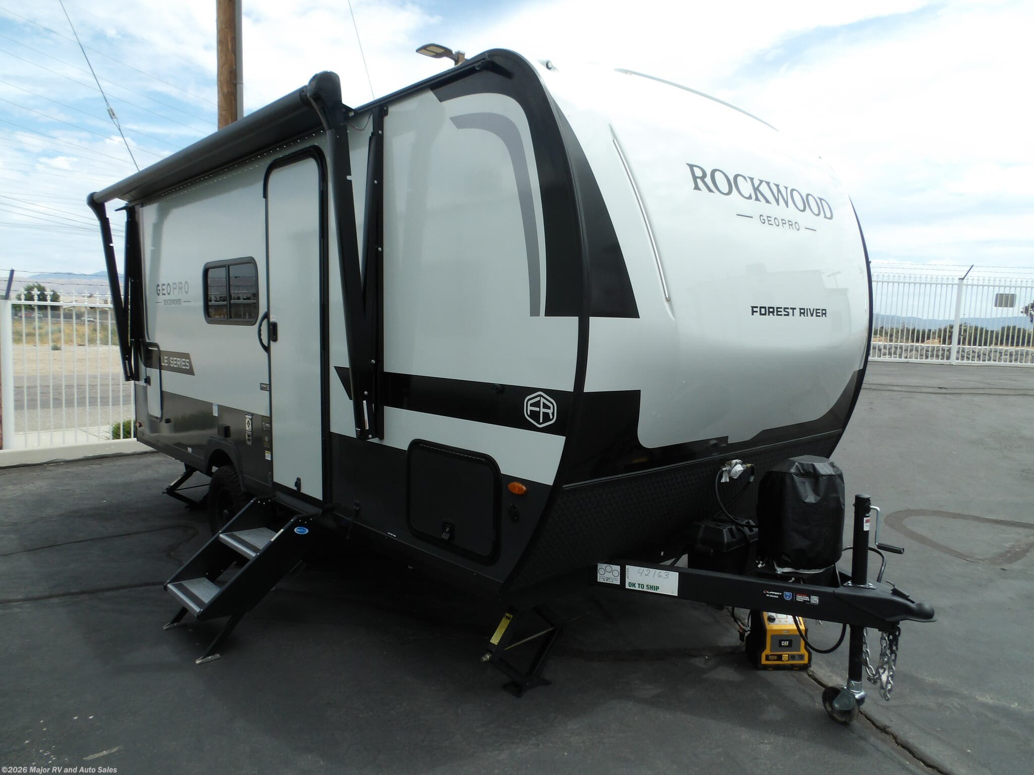 2027 Rockwood Geo Pro 17SLE, 1 SLIDE, FRONT SLEEPER, REAR BATHROOM, POWE by Forest River from Major RV and Auto Sales in Hesperia, California