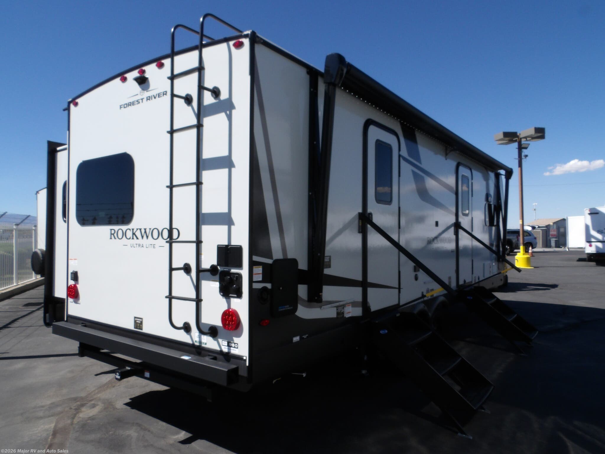 2027 Forest River Rockwood 2608BS, 2 SLIDES, 2 A/C'S, 400 WATT SOLAR, AUTO-LE - New Travel Trailer For Sale by Major RV and Auto Sales in Hesperia, California