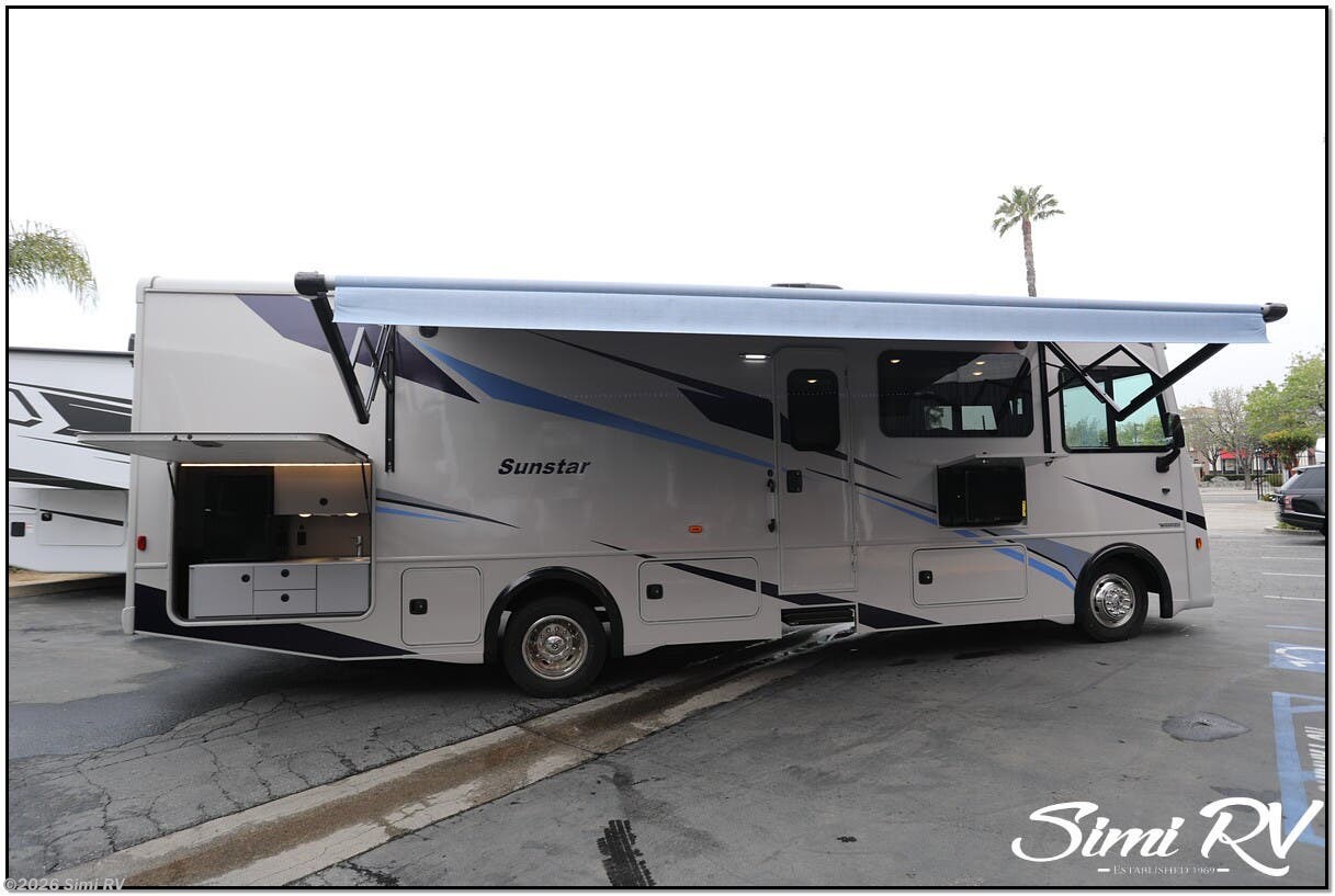 New 2025 Winnebago Sunstar 31B available in Simi Valley, California