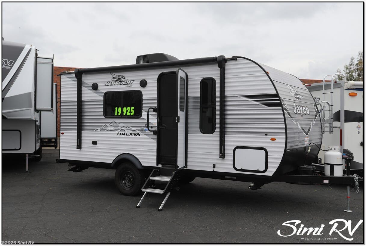 2025 Jayco Jay Flight SLX 175FQW - Used Travel Trailer For Sale by Simi RV in Simi Valley, California