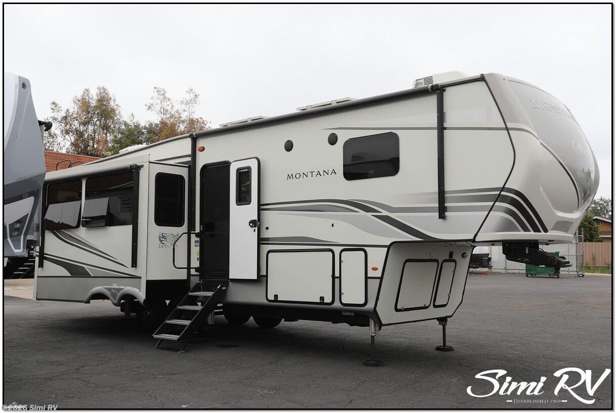 2022 Keystone Montana 3121RL - Used Fifth Wheel For Sale by Simi RV in Simi Valley, California