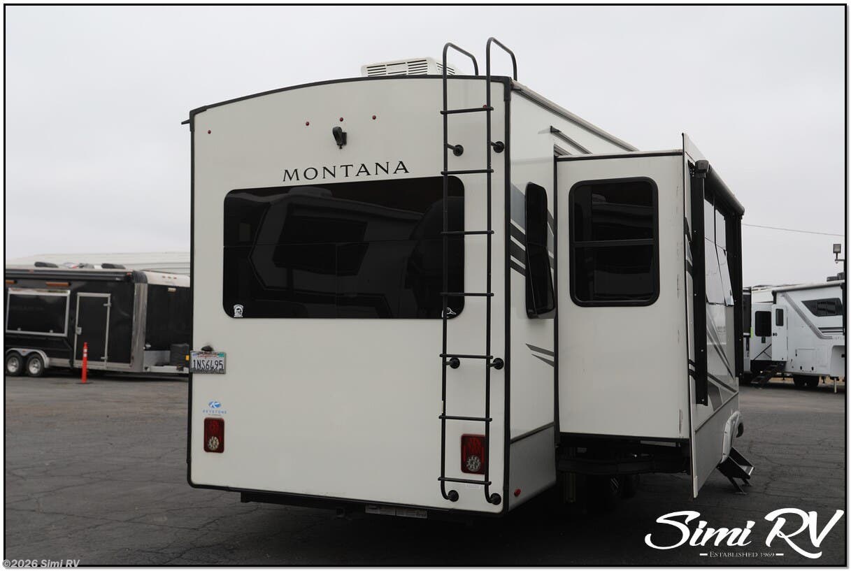 Used 2022 Keystone Montana 3121RL available in Simi Valley, California