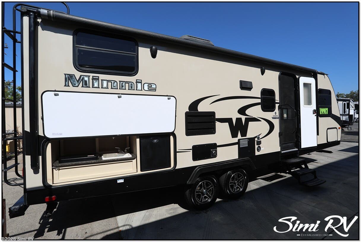 2017 Winnebago Minnie 2455BHS - Used Travel Trailer For Sale by Simi RV in Simi Valley, California