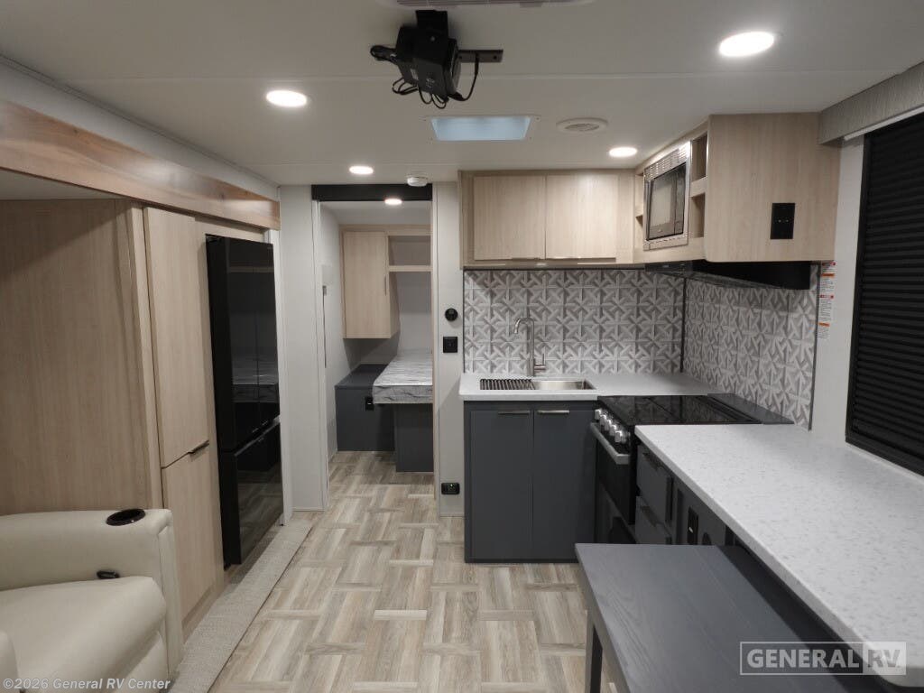 New 2025 Prime Time Tracer 255DS available in North Canton, Ohio