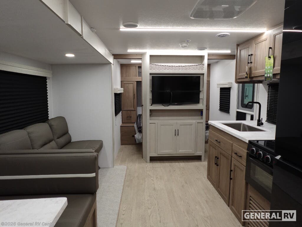 New 2026 Coachmen Freedom EXPRS 29SE available in North Canton, Ohio