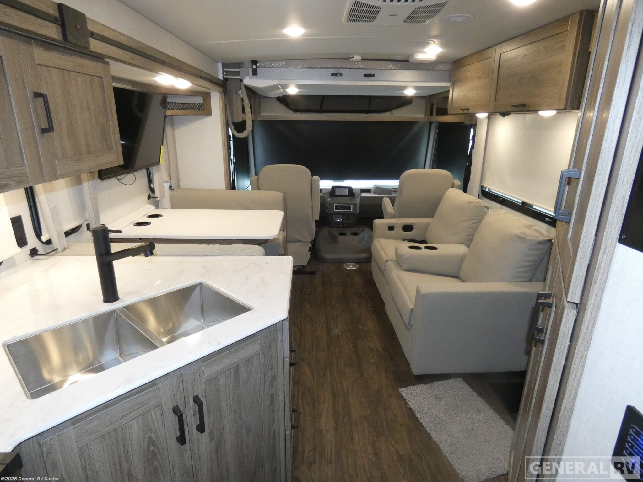 New 2025 Winnebago Vista 33K available in North Canton, Ohio