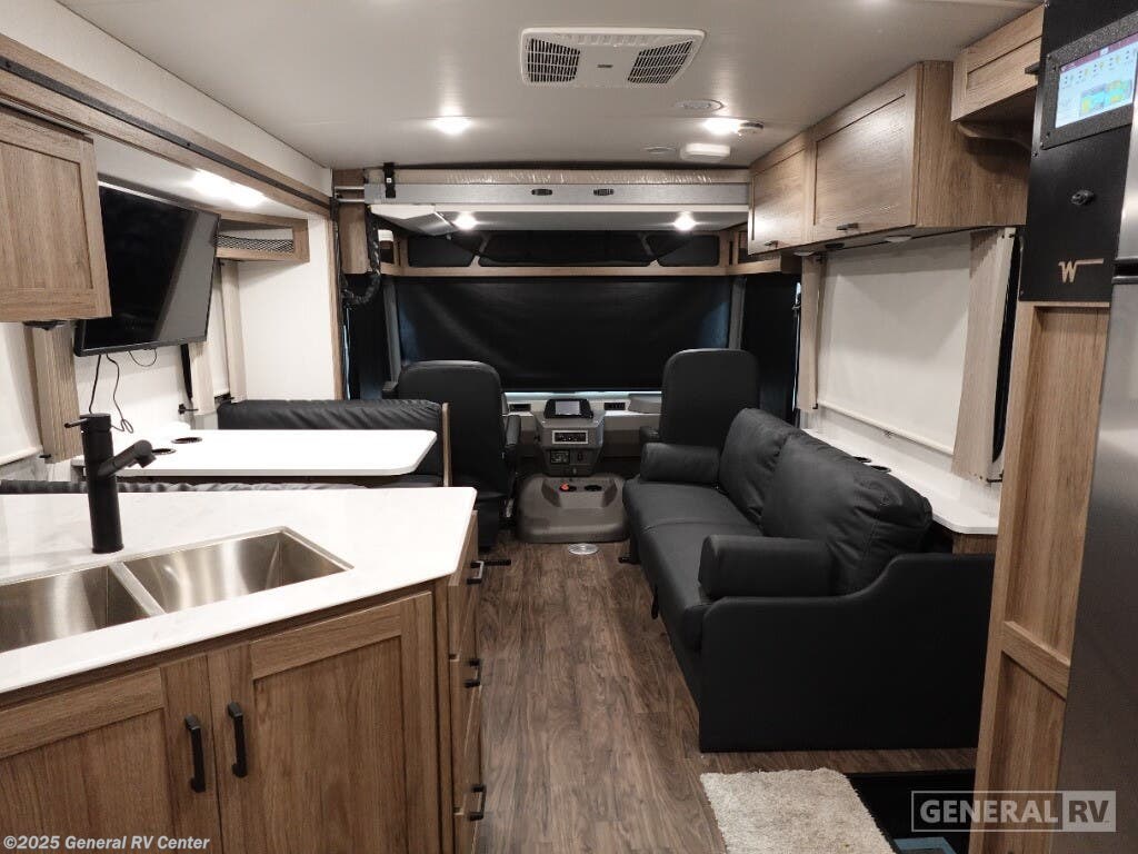 New 2025 Winnebago Vista 31B available in North Canton, Ohio