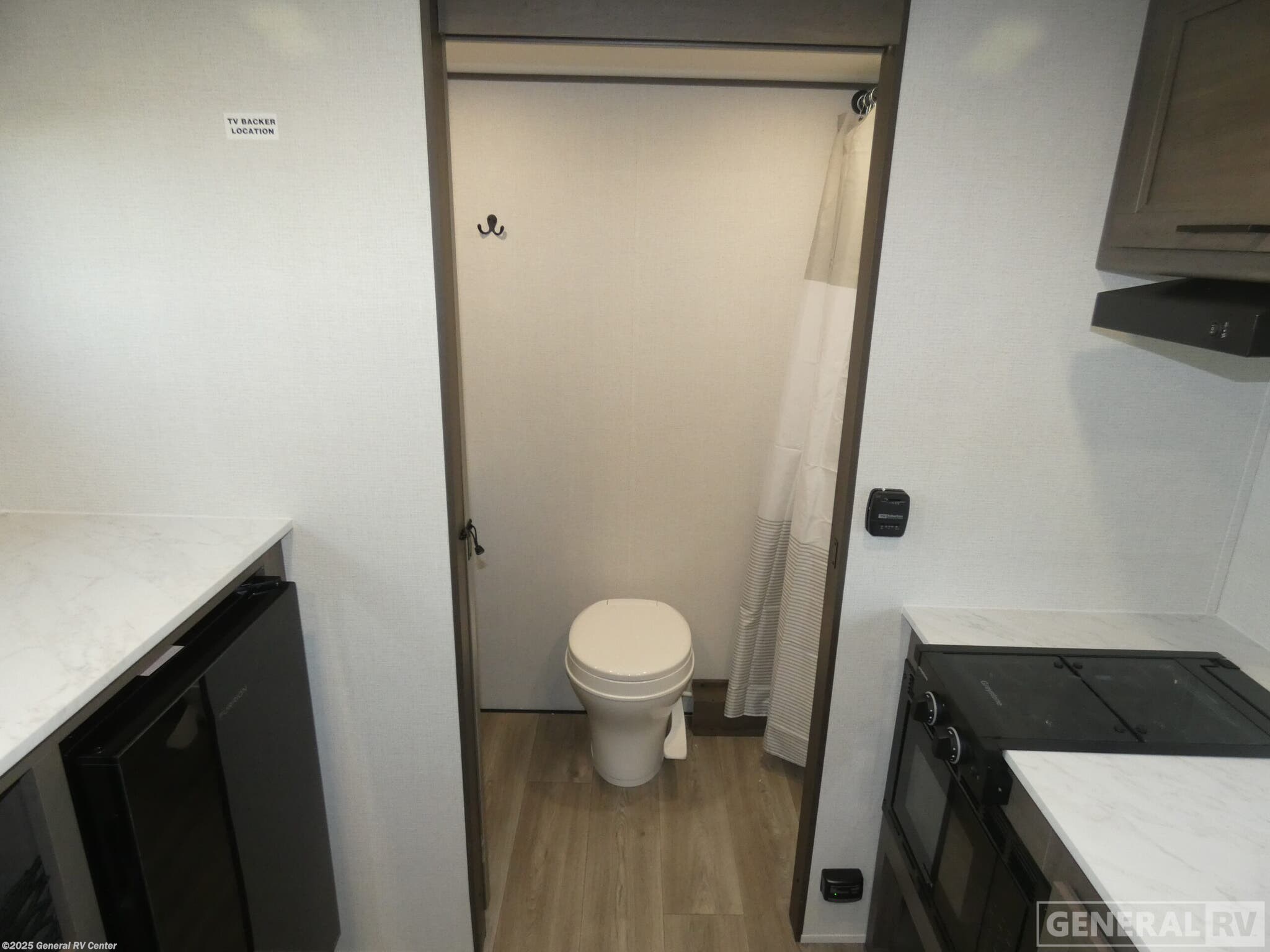 2026 Grand Design TRANSCEND-ONE 131DL - New Travel Trailer For Sale by General RV Center in North Canton, Ohio