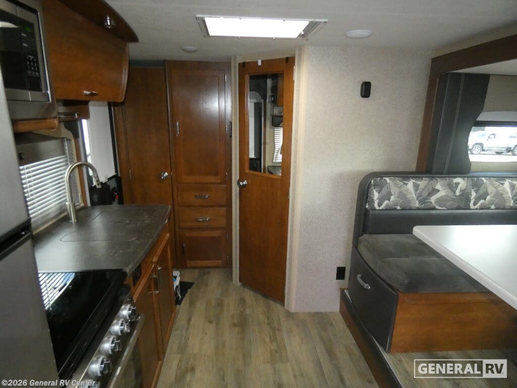 Used 2021 Lance 1995 available in North Canton, Ohio