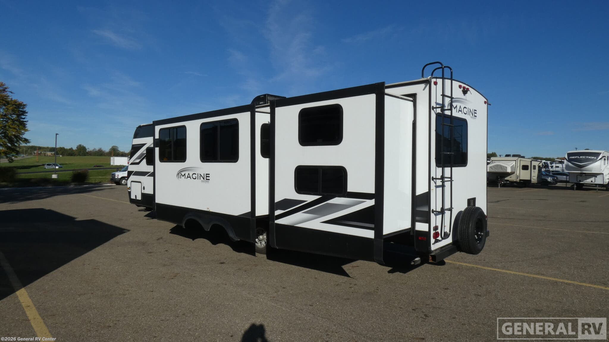 2022 Imagine 3250BH by Grand Design from General RV Center in North Canton, Ohio