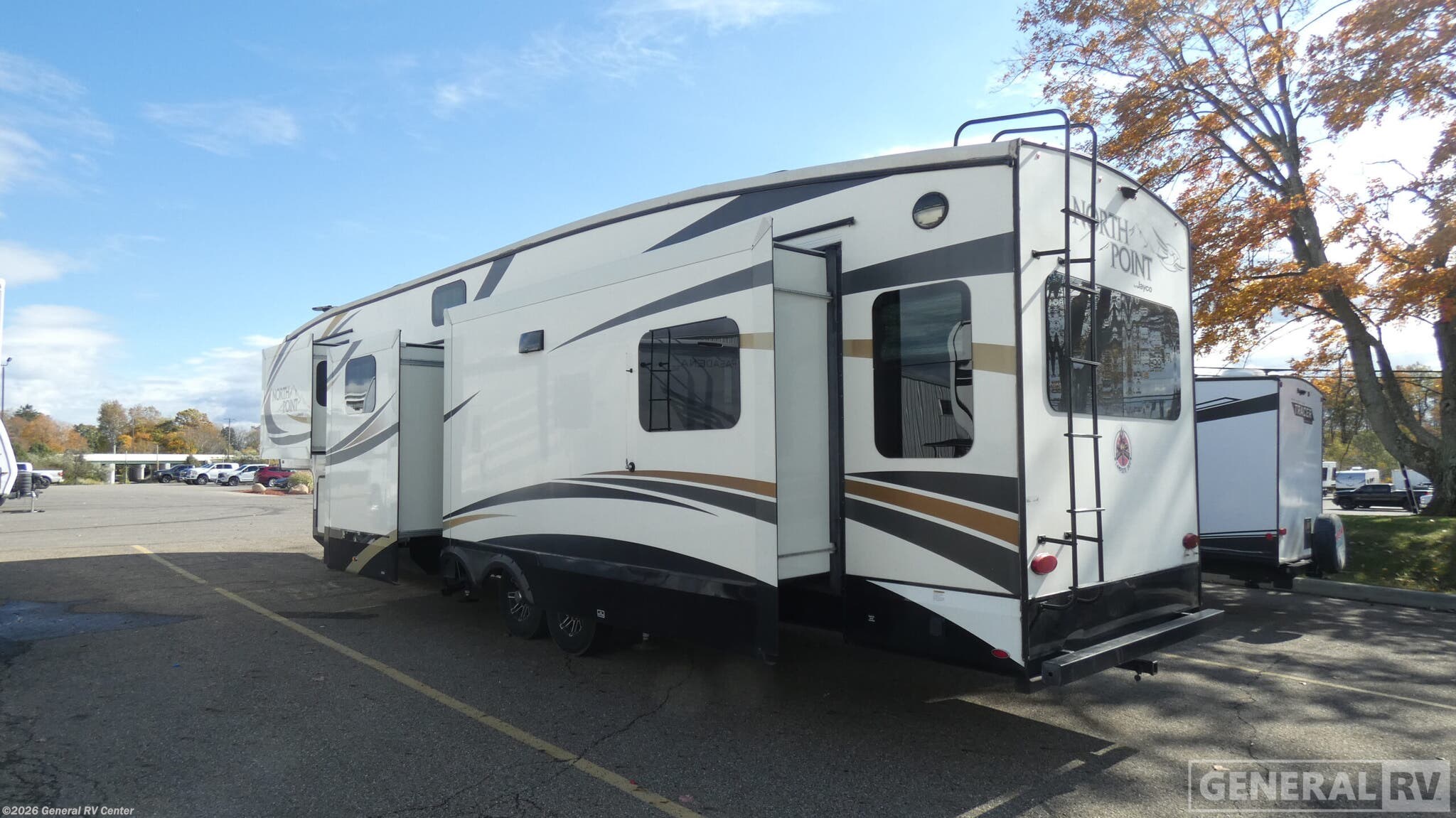 2017 North Point 377RLBH by Jayco from General RV Center in North Canton, Ohio
