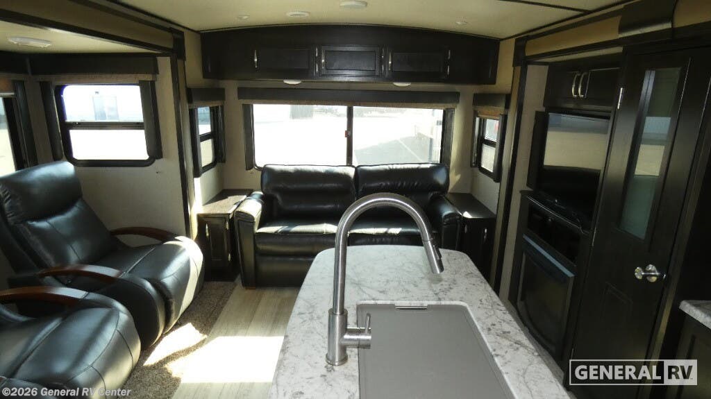 2018 Grand Design Imagine 2950RL - Used Travel Trailer For Sale by General RV Center in North Canton, Ohio