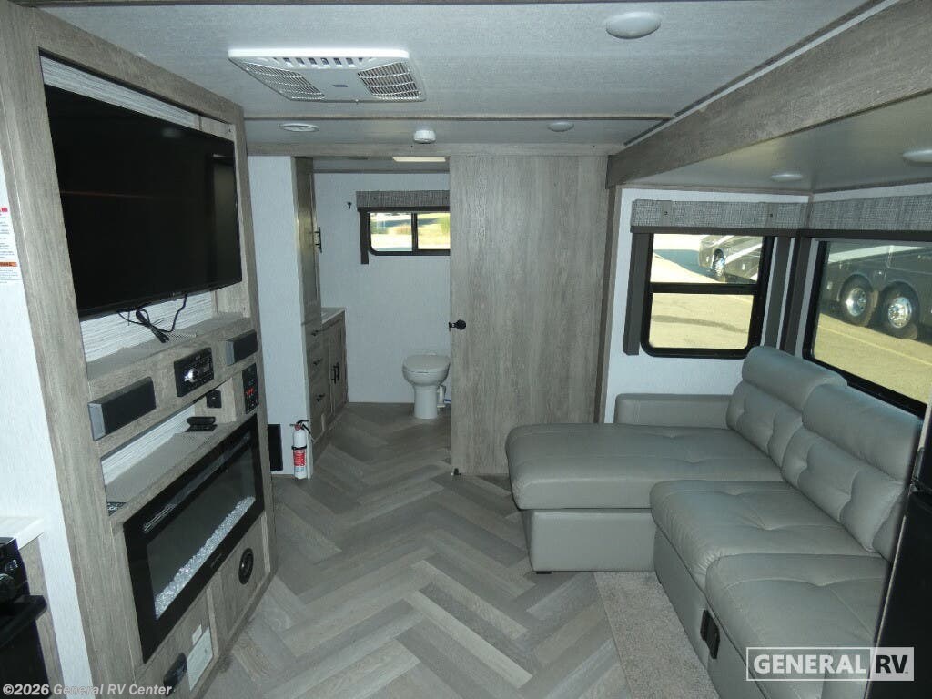 Used 2022 Forest River Salem Hemisphere HYPER LYTE 22RBHL available in North Canton, Ohio