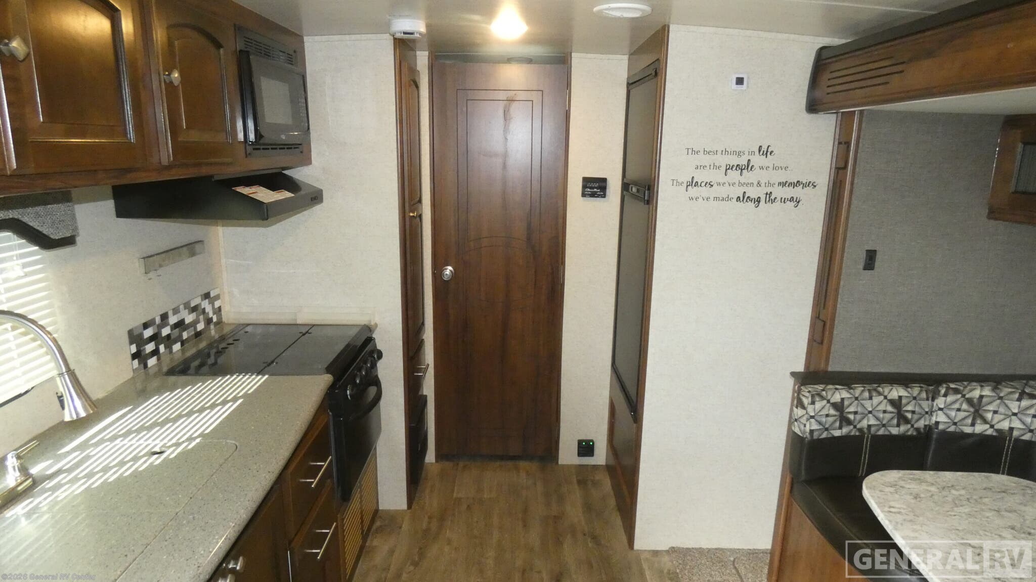 2018 Heartland North Trail 22FBS - Used Travel Trailer For Sale by General RV Center in North Canton, Ohio