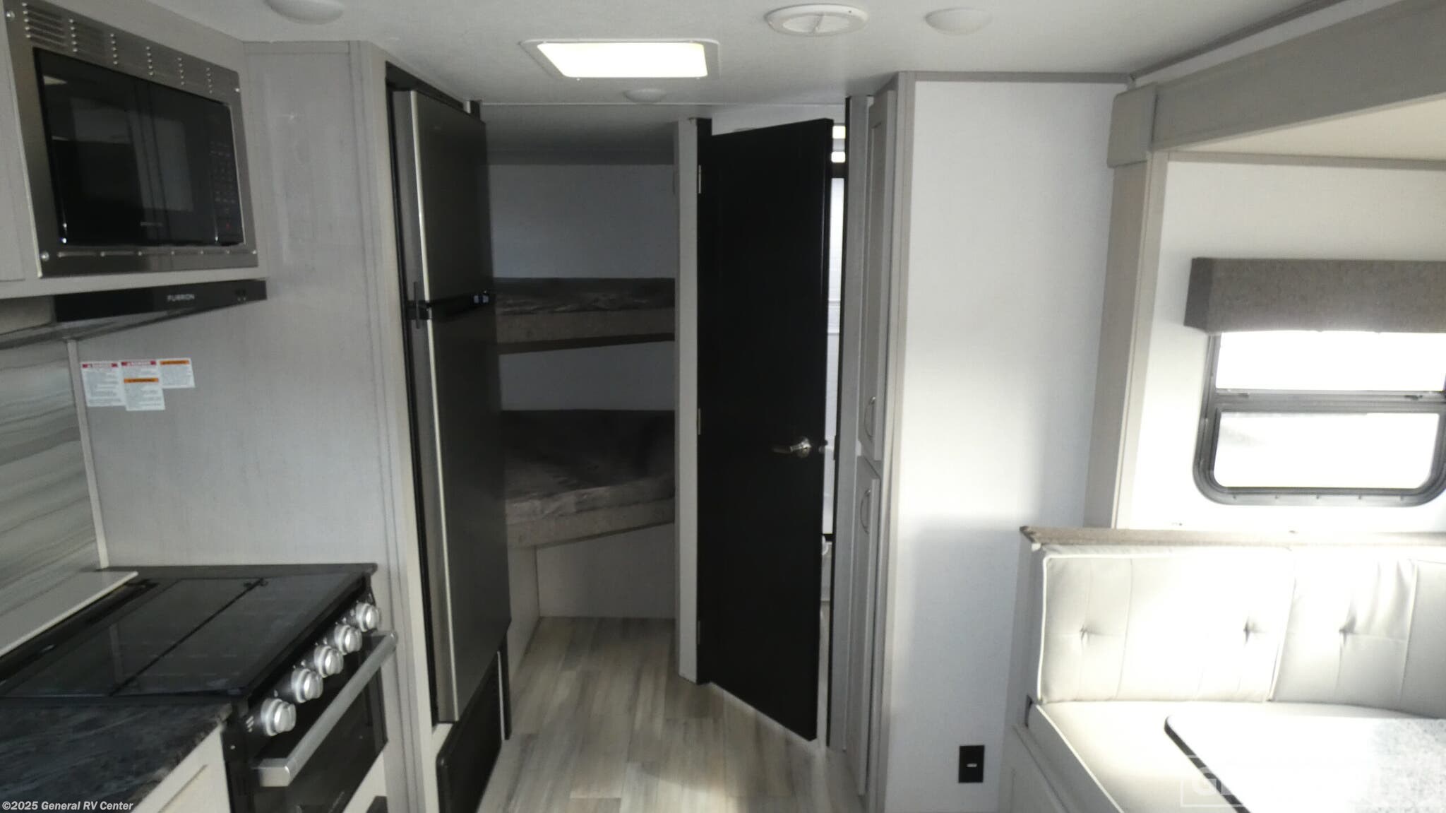 2022 Prime Time Tracer 24DBS - Used Travel Trailer For Sale by General RV Center in North Canton, Ohio