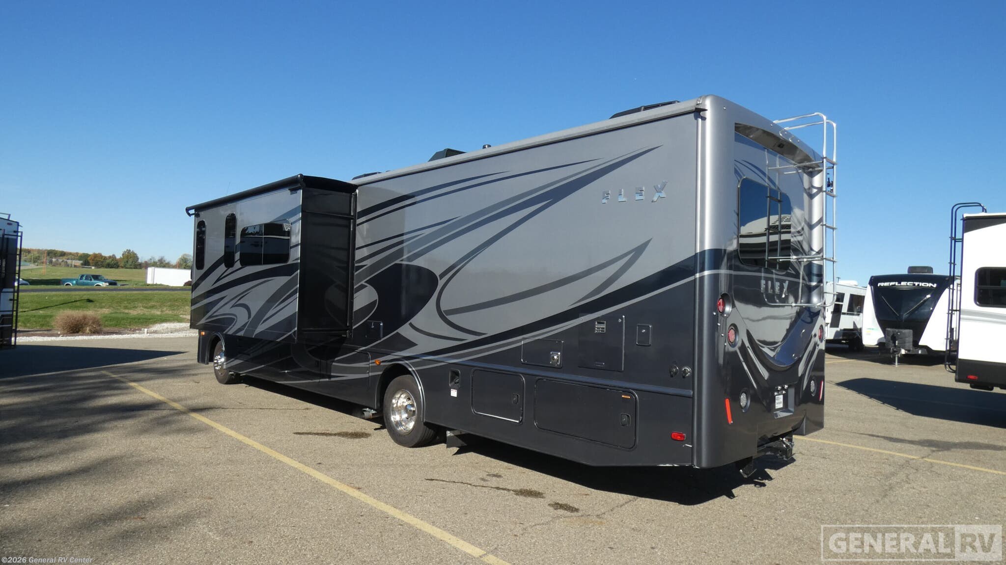 2023 Flex 35R by Fleetwood from General RV Center in North Canton, Ohio