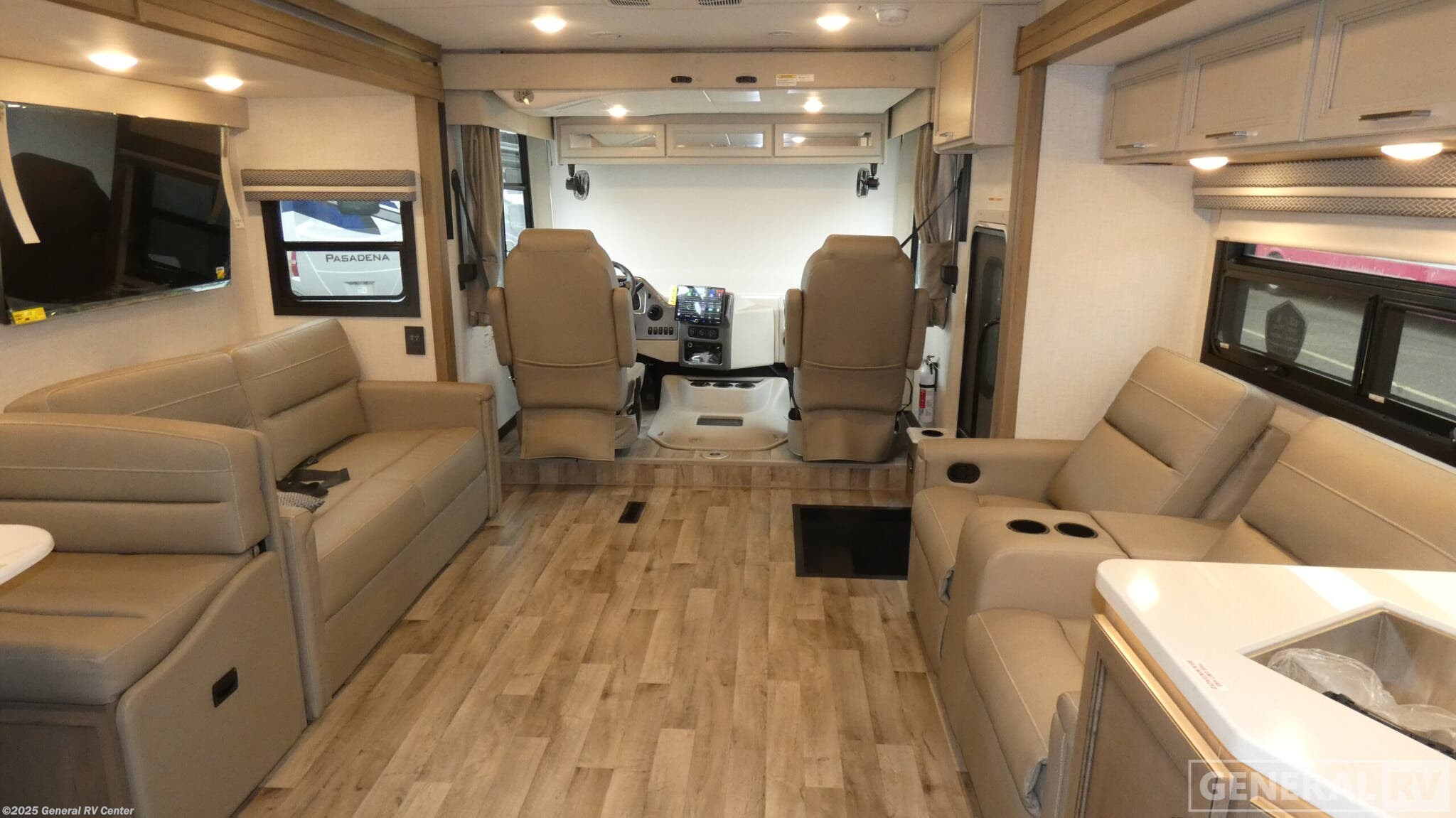 New 2026 Thor Motor Coach Hurricane 35R available in North Canton, Ohio