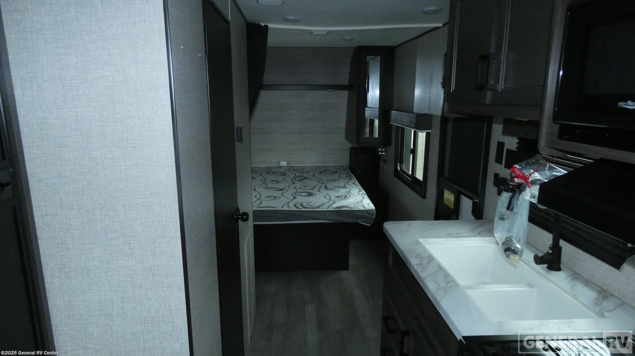 Used 2022 Jayco Jay Flight 212QBW available in North Canton, Ohio