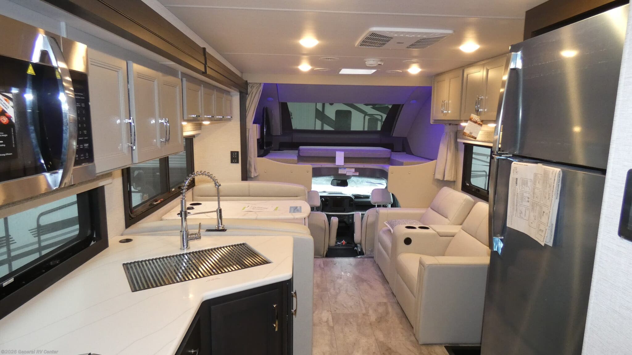 New 2026 Thor Motor Coach Magnitude L35 available in North Canton, Ohio