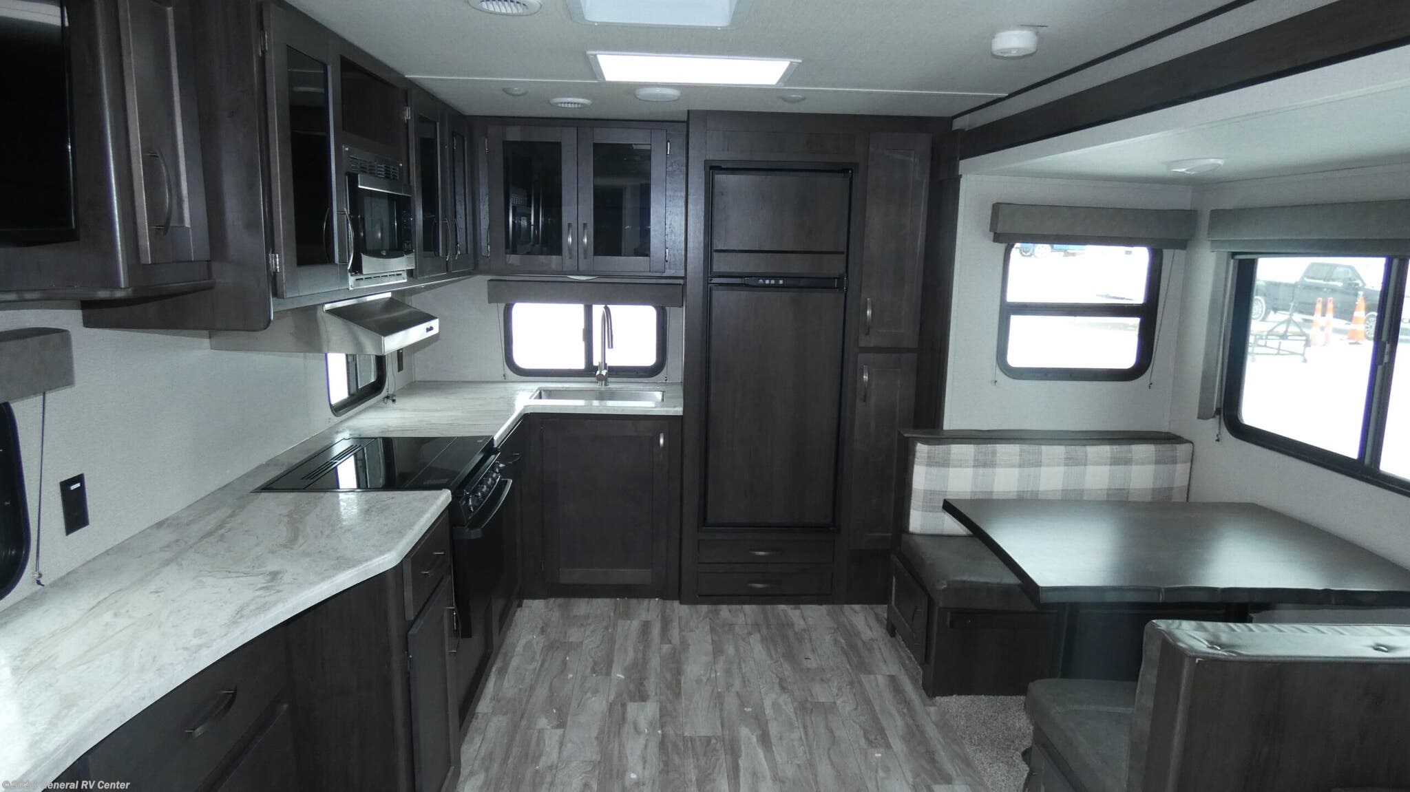 2020 Grand Design Transcend One 28MKS - Used Travel Trailer For Sale by General RV Center in North Canton, Ohio