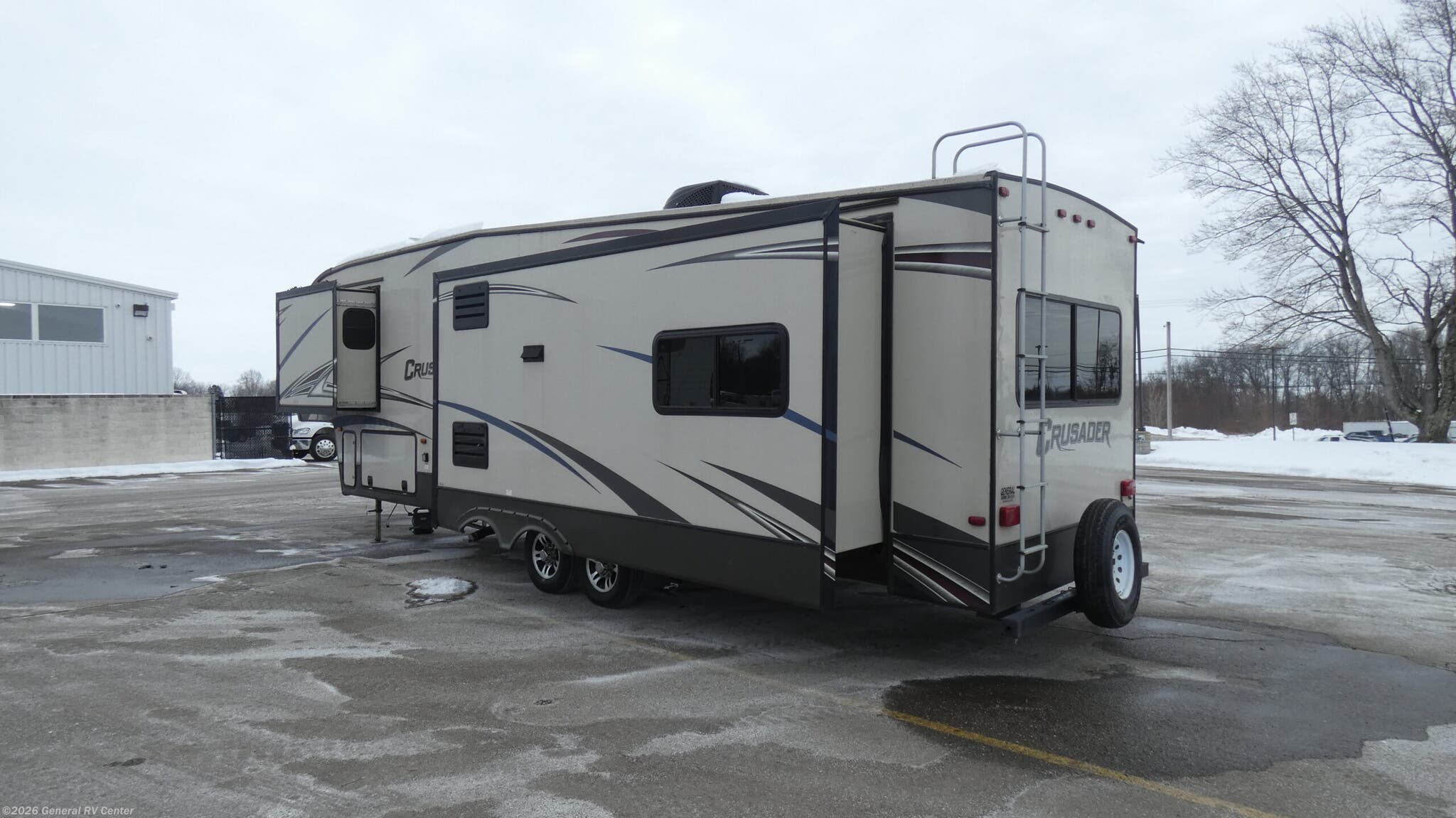 2015 Crusader 322RES by Prime Time from General RV Center in North Canton, Ohio