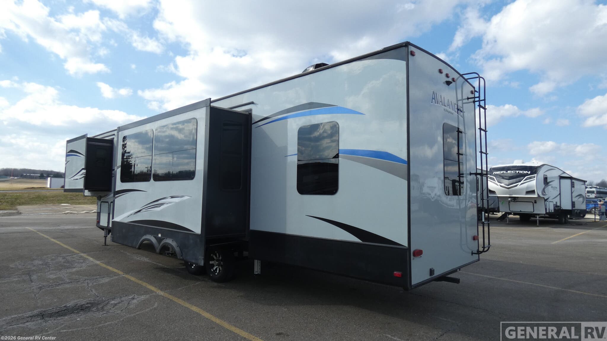 2020 Avalanche 385BG by Keystone from General RV Center in North Canton, Ohio