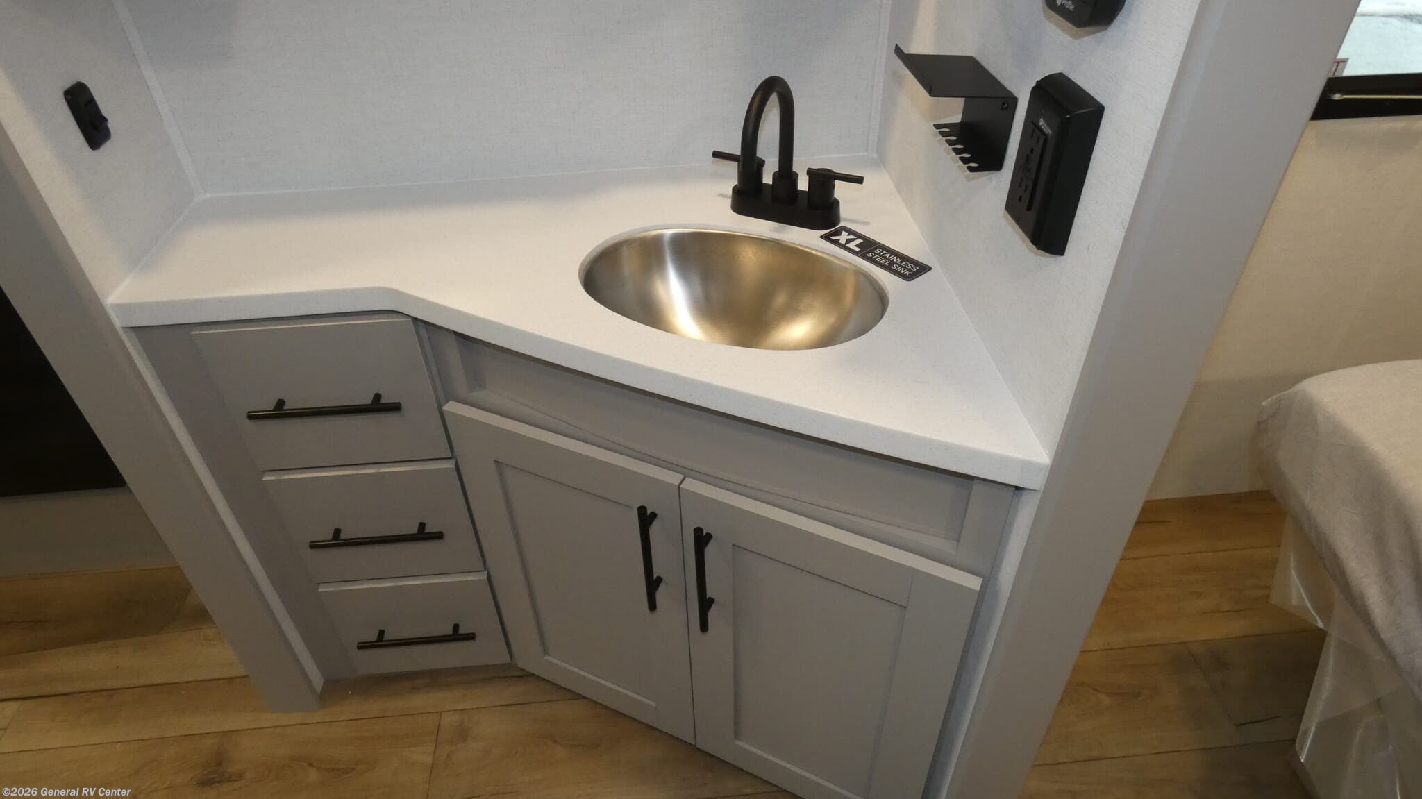 New 2026 Alliance RV Delta 252RL available in North Canton, Ohio