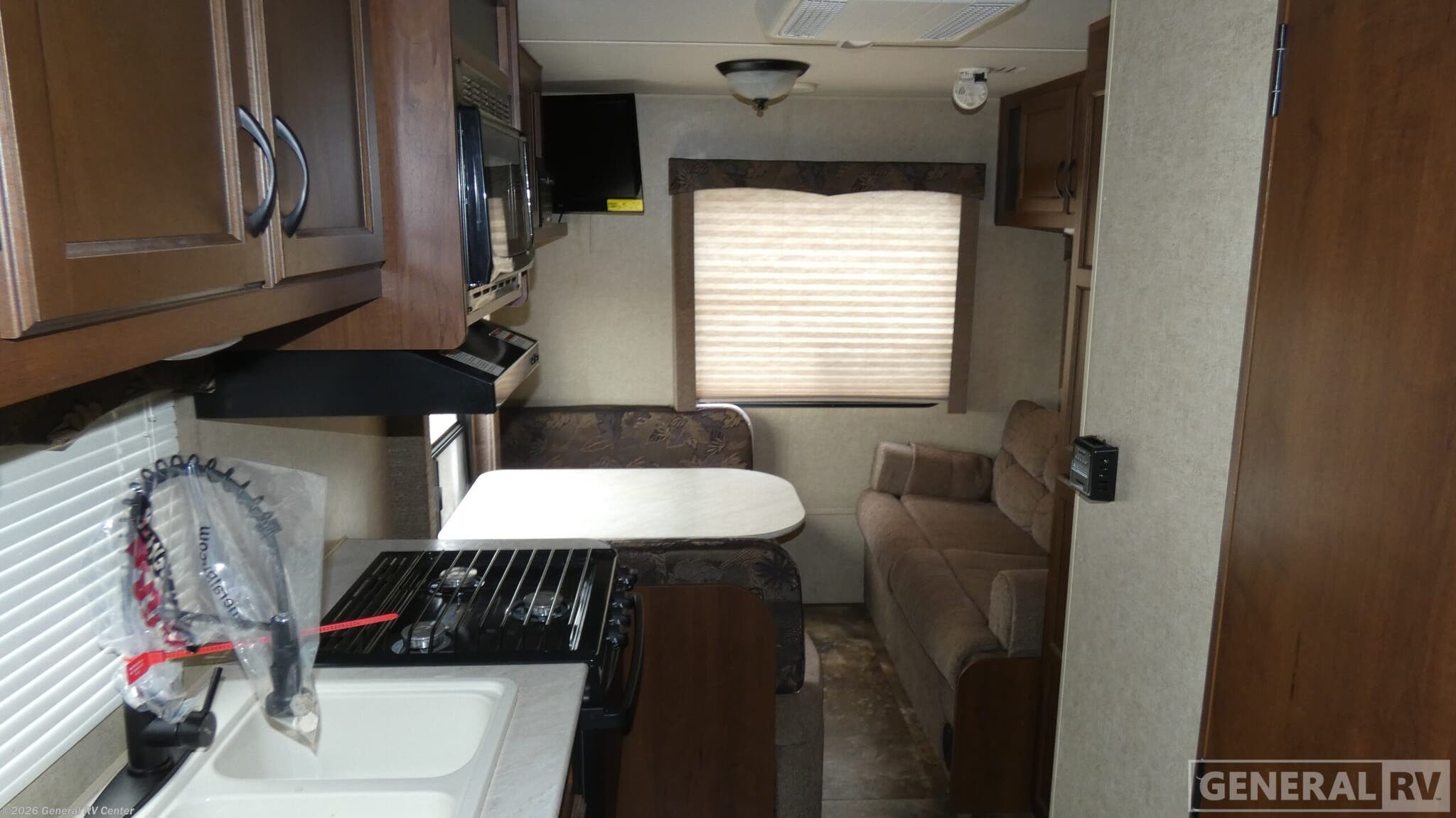2014 Jayco Jay Flight Swift 198RD - Used Travel Trailer For Sale by General RV Center in North Canton, Ohio