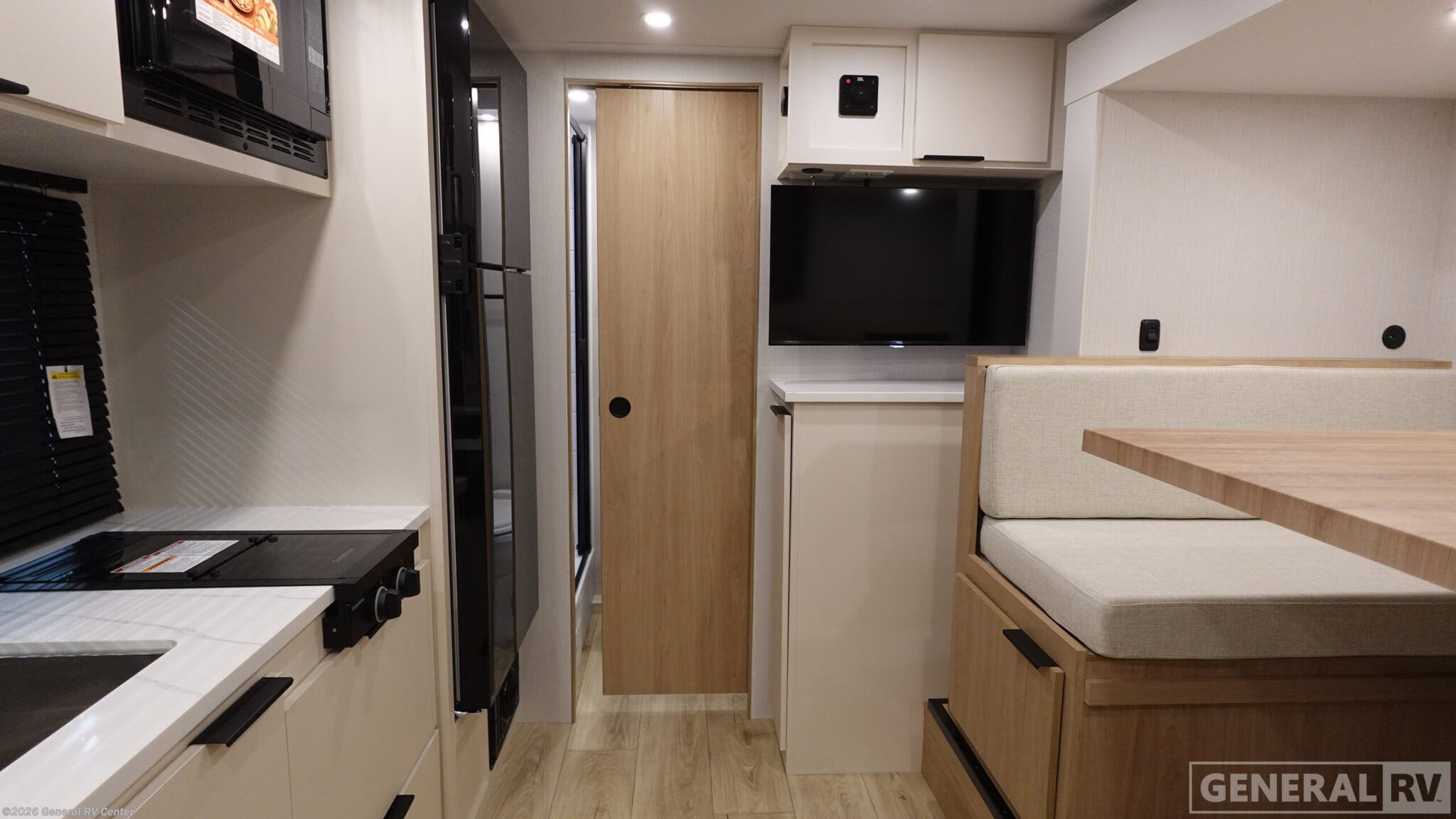2026 Winnebago Micro Minnie 2108TB - New Travel Trailer For Sale by General RV Center in North Canton, Ohio
