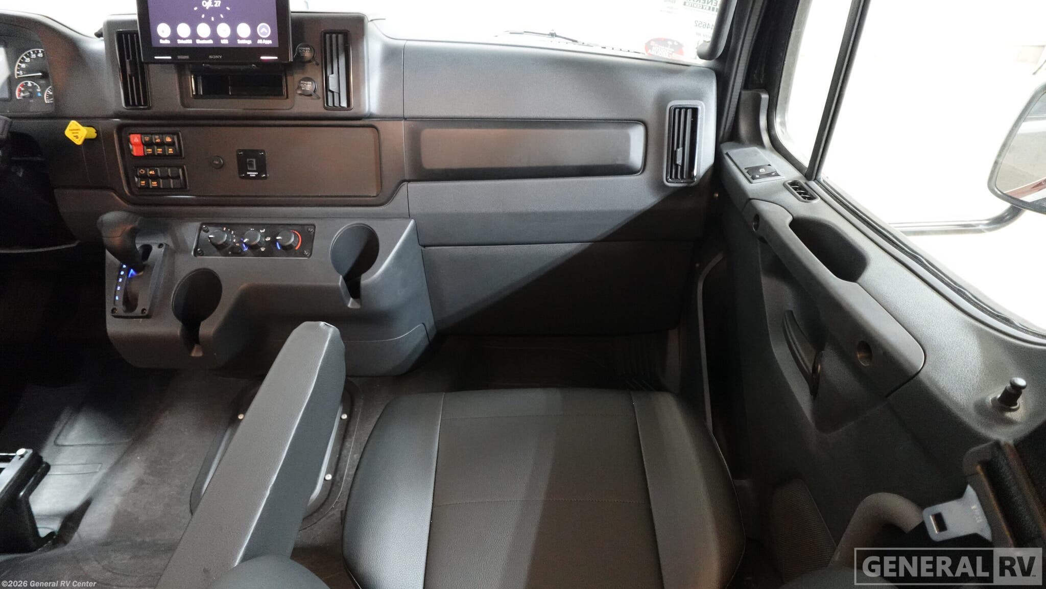 New 2026 Nexus Wraith 30F available in North Canton, Ohio