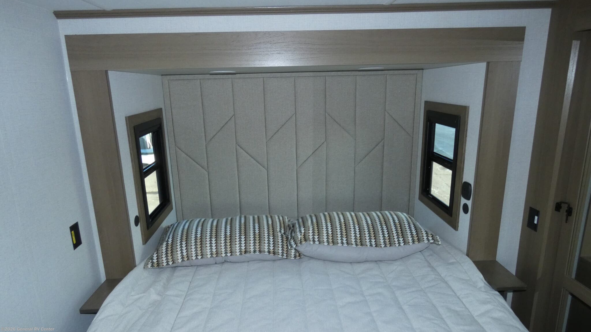 2026 Fuzion 432 by Keystone from General RV Center in North Canton, Ohio