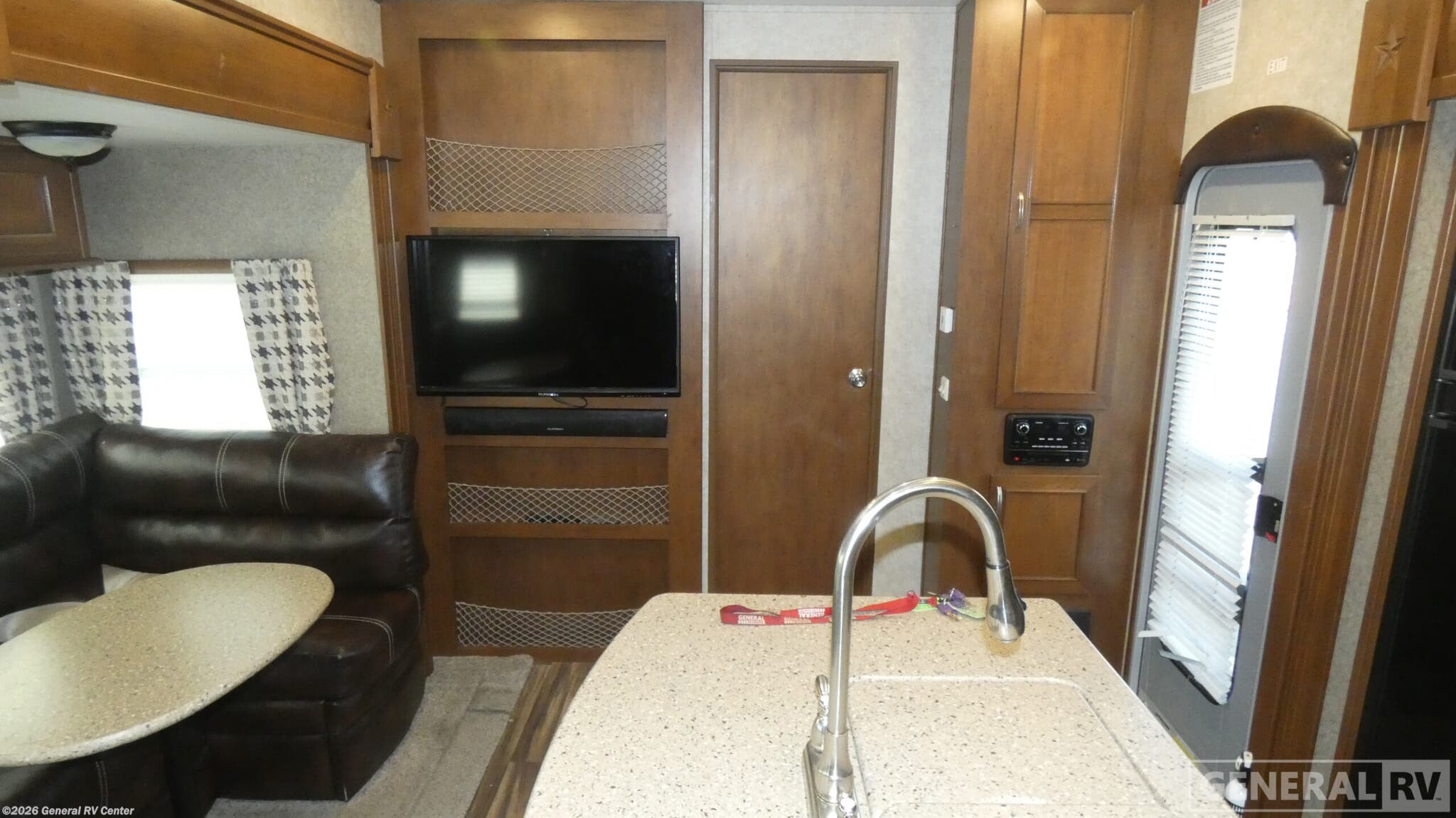 Used 2016 Highland Ridge Highlander HT31RGR available in North Canton, Ohio