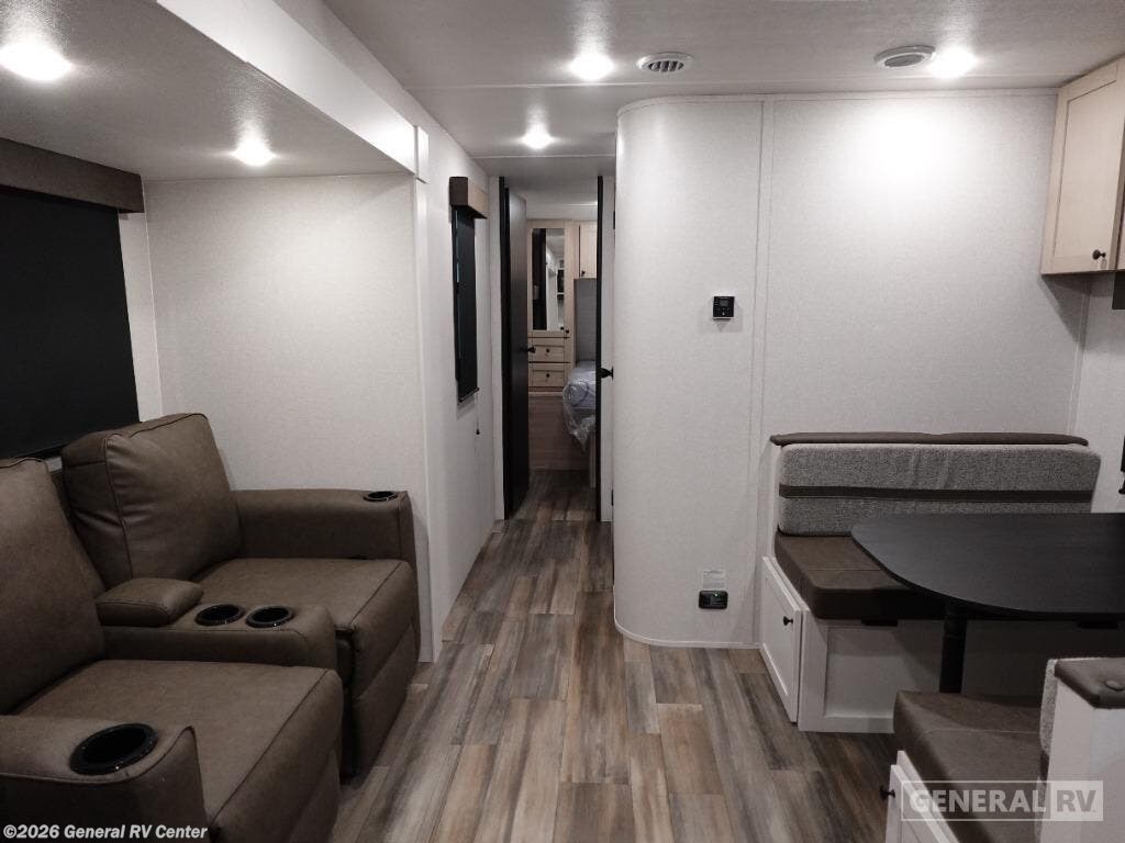 2026 Highland Ridge RANGE LITE 233ML - New Travel Trailer For Sale by General RV Center in North Canton, Ohio