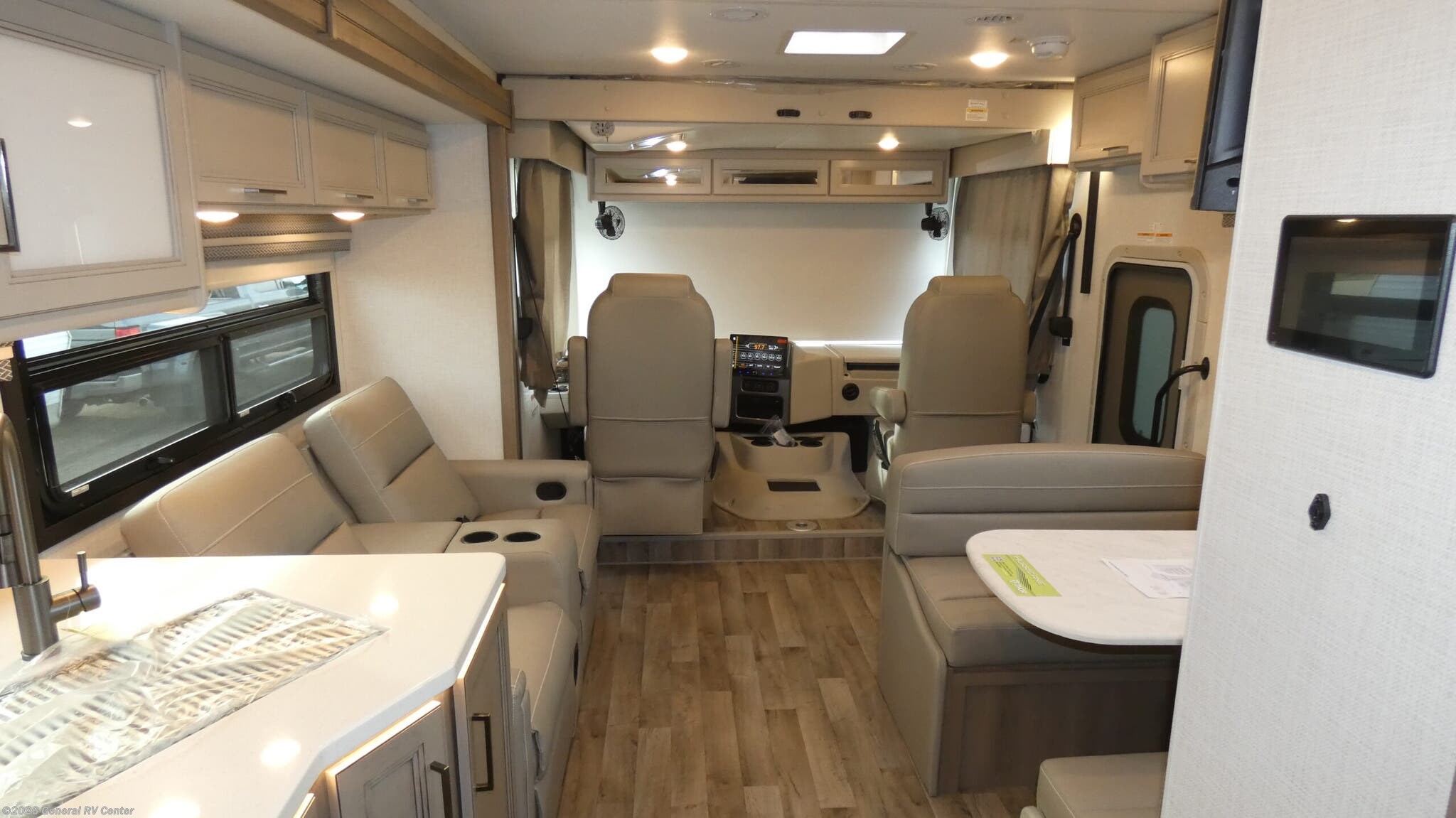 New 2026 Thor Motor Coach Hurricane 29L available in North Canton, Ohio