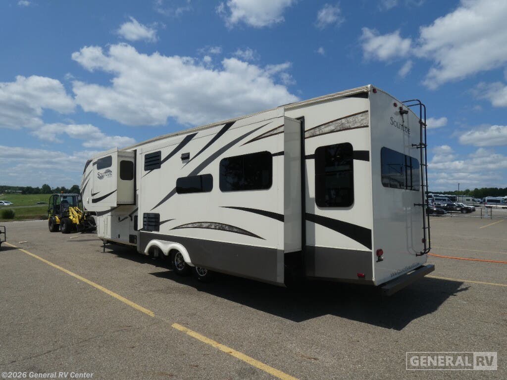 2019 Solitude 372WB-3SL by Grand Design from General RV Center in North Canton, Ohio