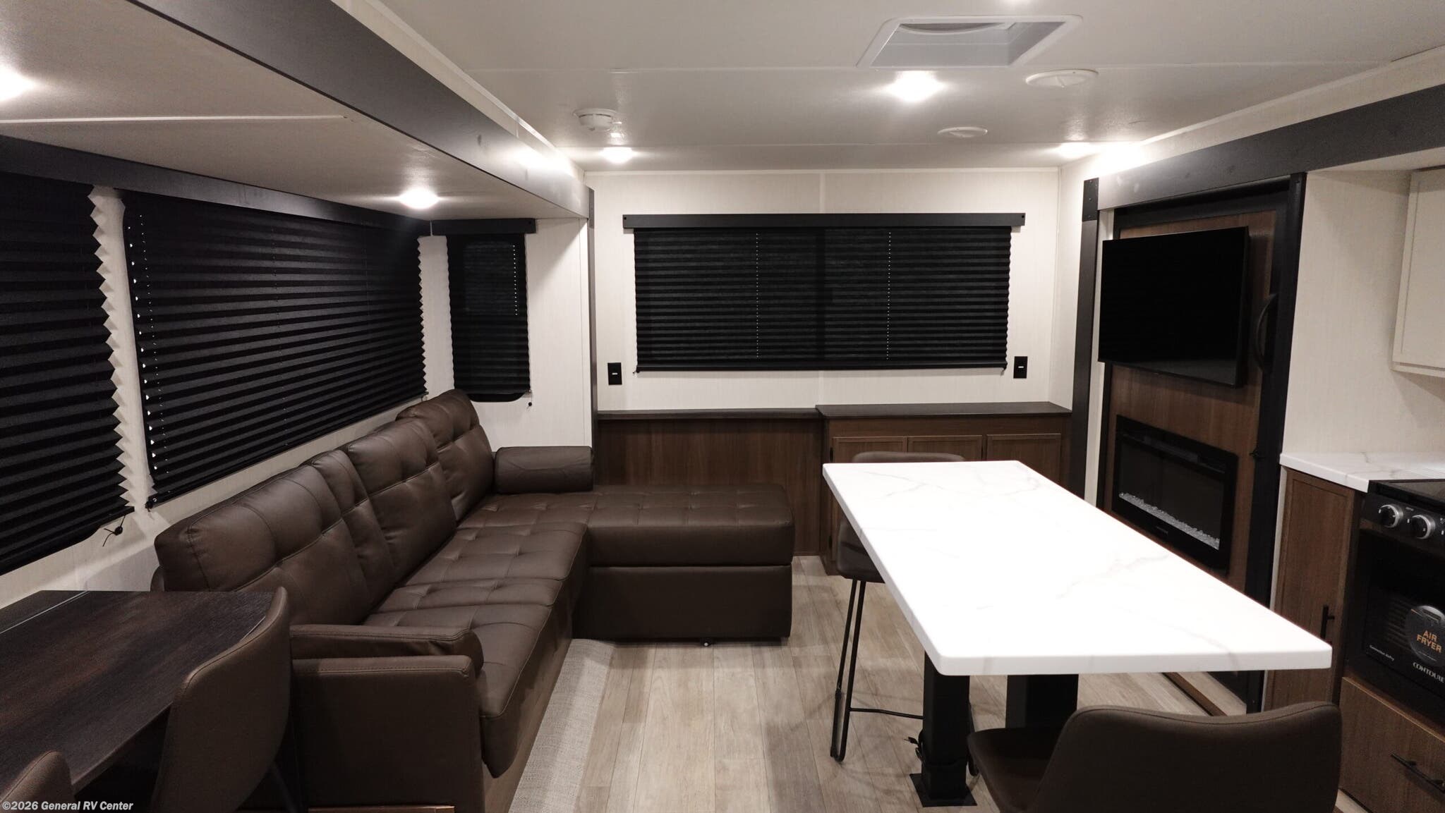 2026 Prime Time Avenger 27REI - New Travel Trailer For Sale by General RV Center in North Canton, Ohio