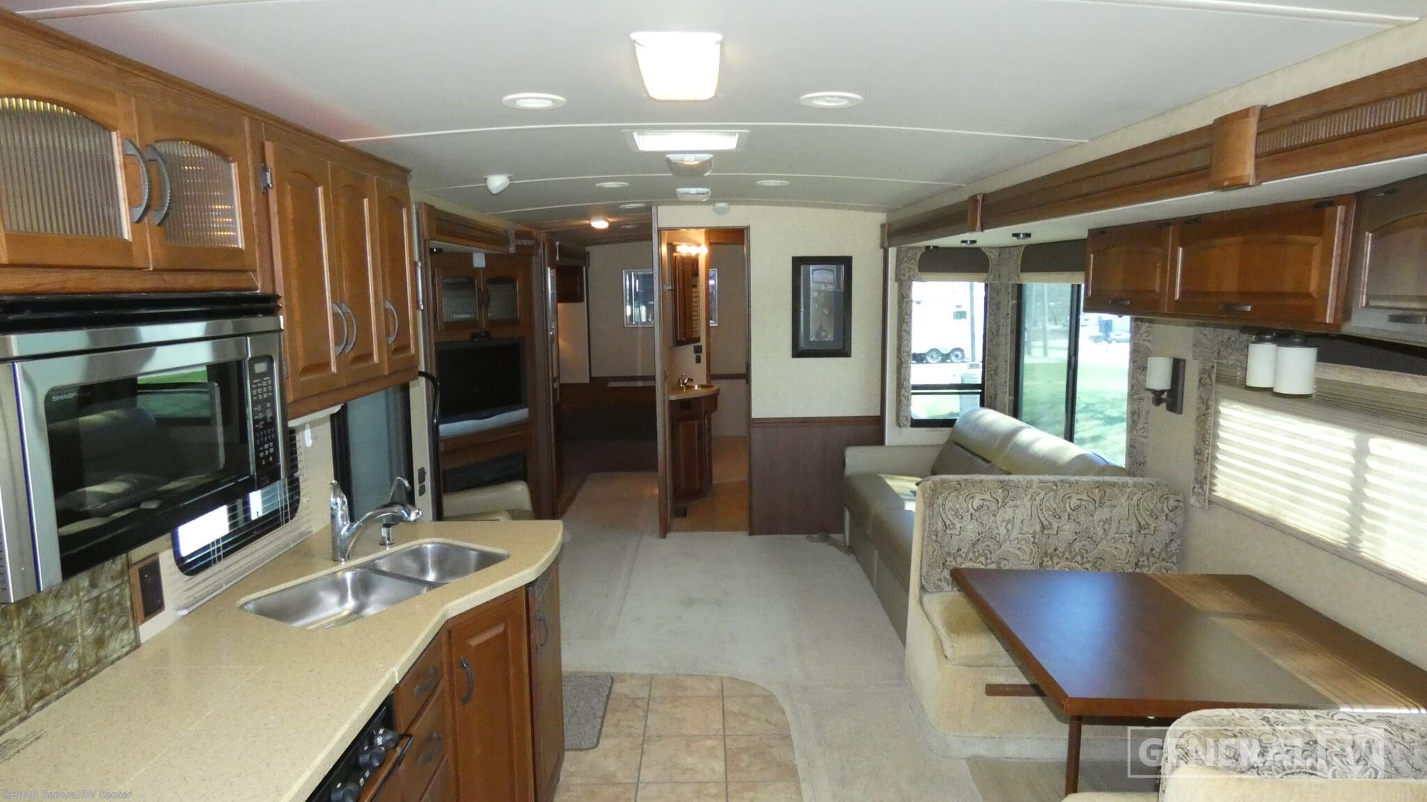 2008 Winnebago Adventurer 38T - Used Class A For Sale by General RV Center in North Canton, Ohio