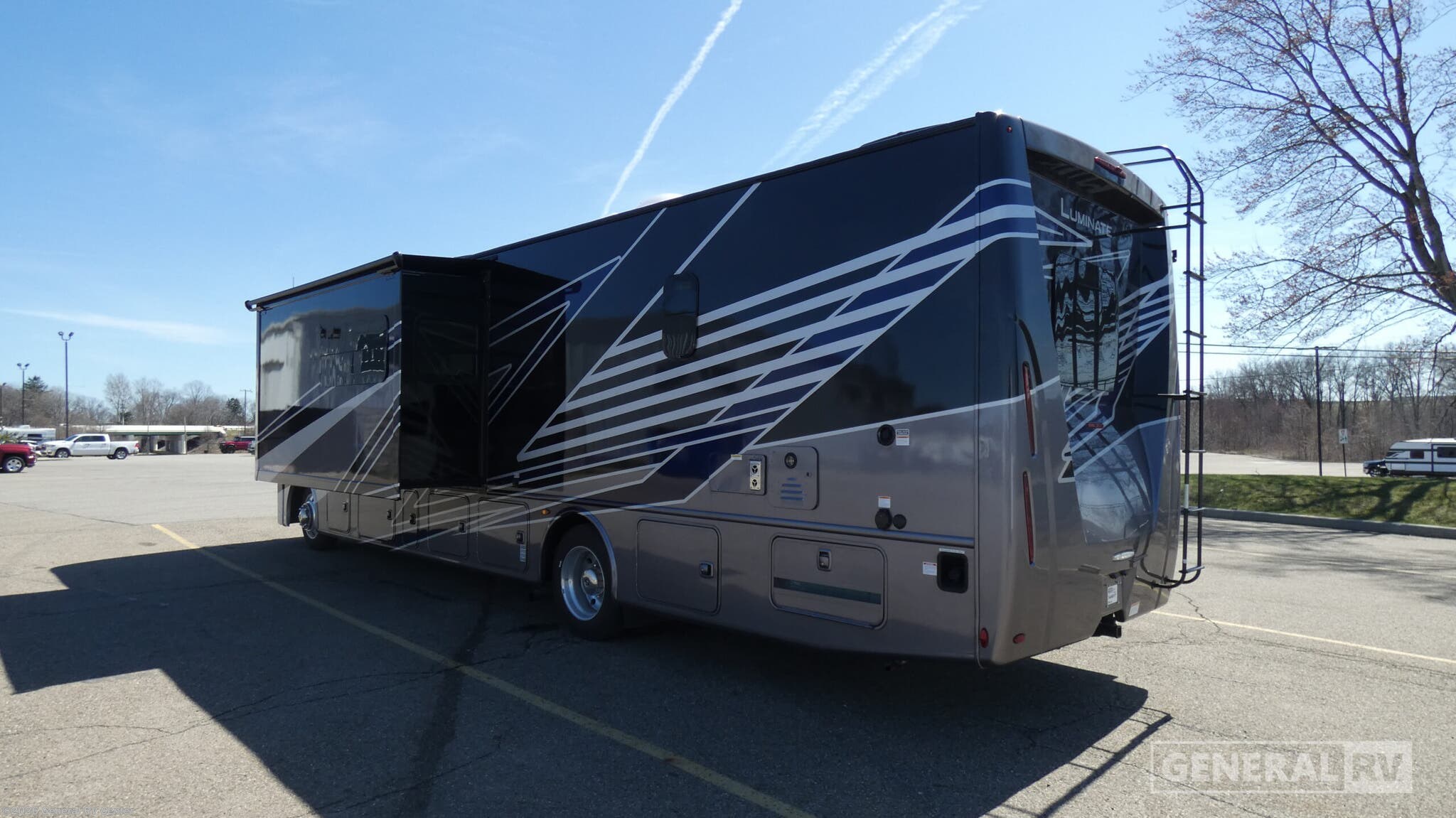 2026 Luminate CC35 by Thor Motor Coach from General RV Center in North Canton, Ohio