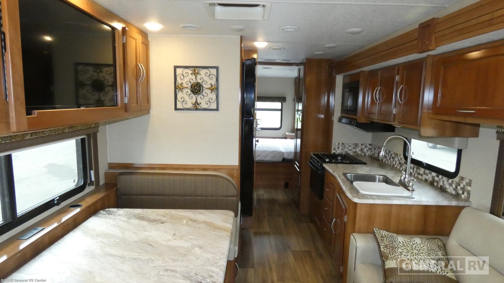 2018 Coachmen Pursuit 32WC - Used Class A For Sale by General RV Center in North Canton, Ohio