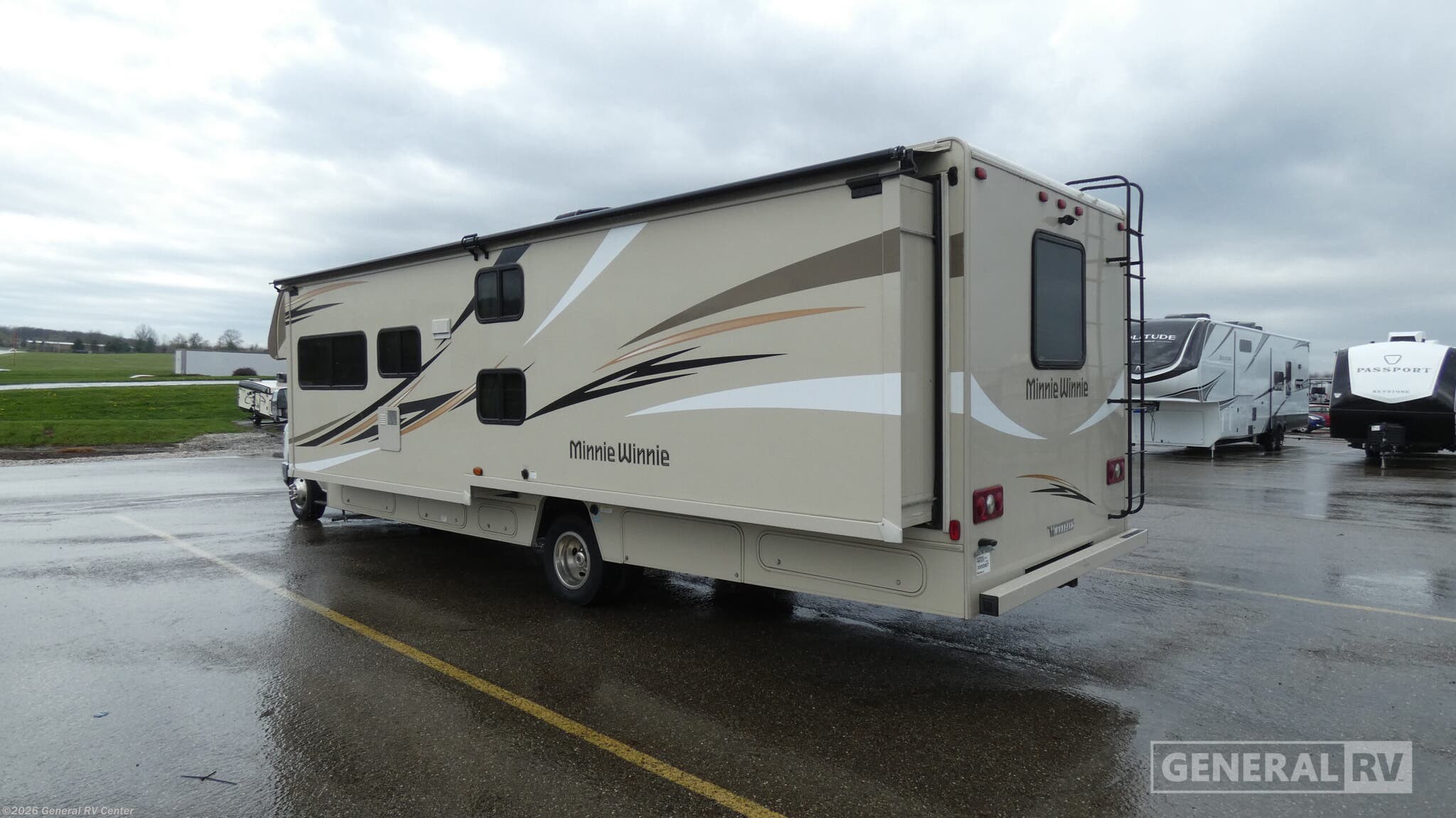 2019 Minnie Winnie 31G by Winnebago from General RV Center in North Canton, Ohio