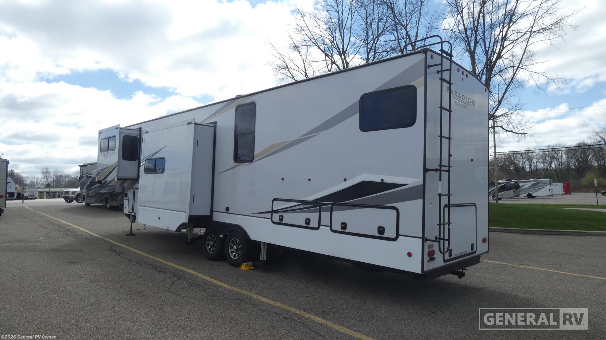 2022 Paradigm 385FL by Alliance RV from General RV Center in North Canton, Ohio