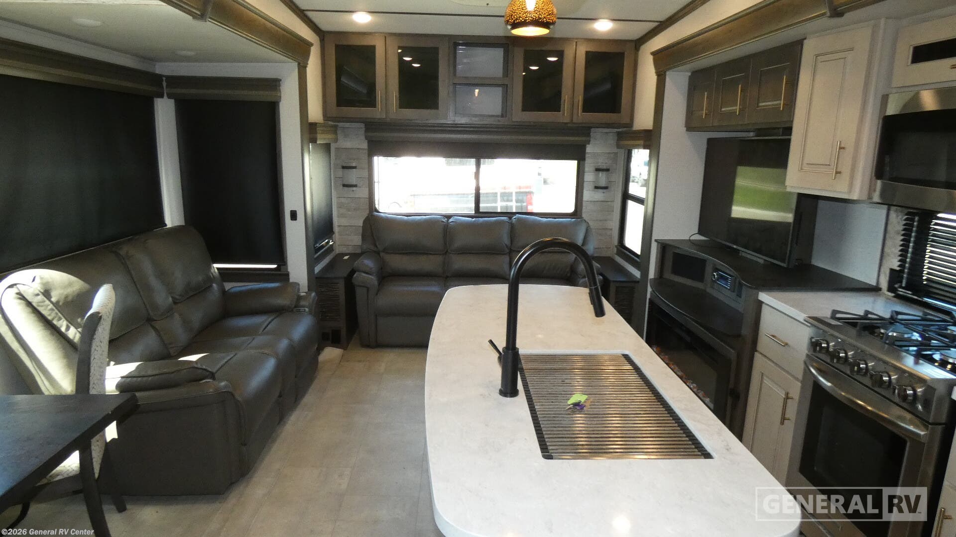 2020 Alliance RV Paradigm 370FB - Used Fifth Wheel For Sale by General RV Center in North Canton, Ohio