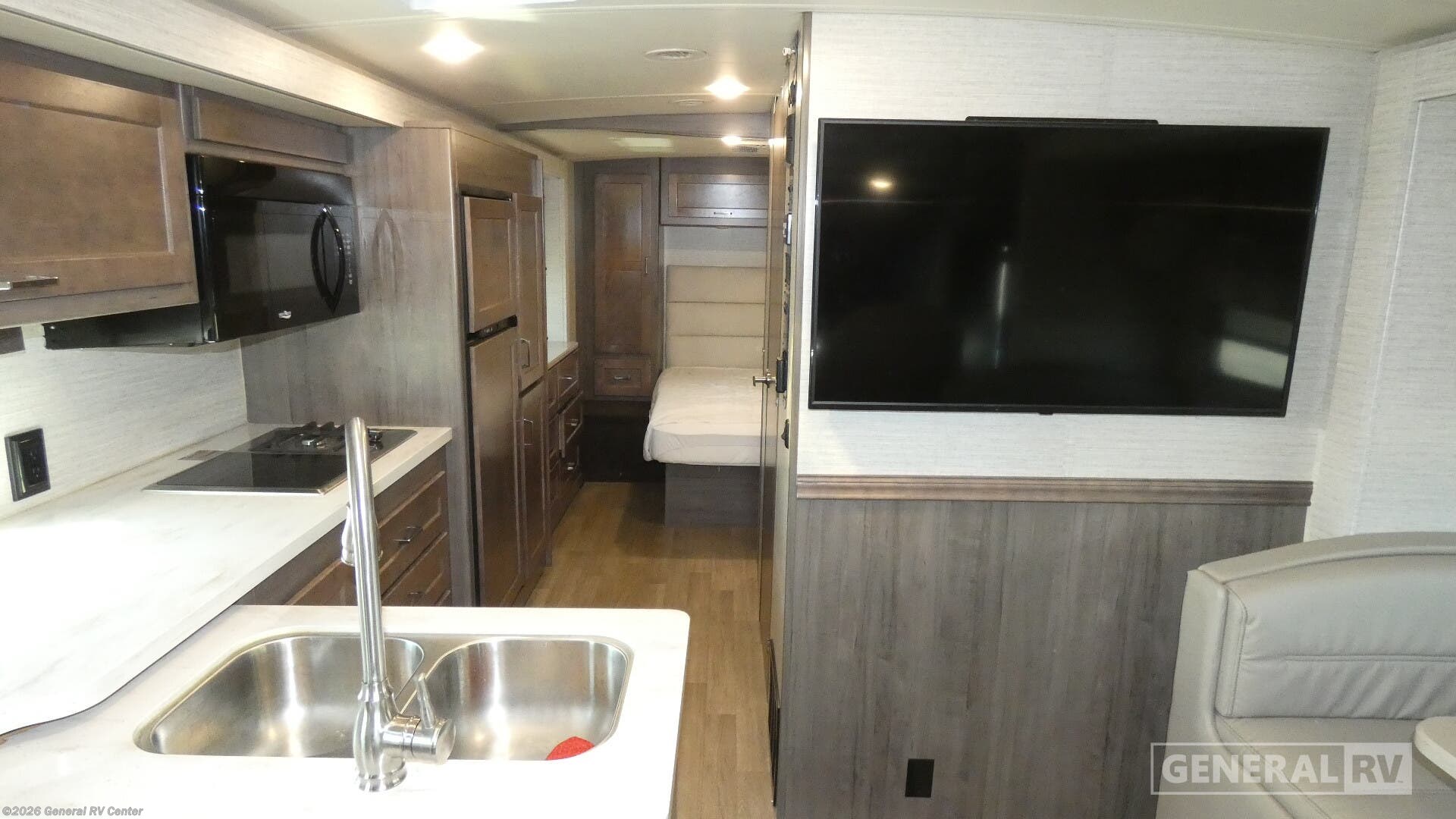 2021 Winnebago Adventurer 27N - Used Class A For Sale by General RV Center in North Canton, Ohio