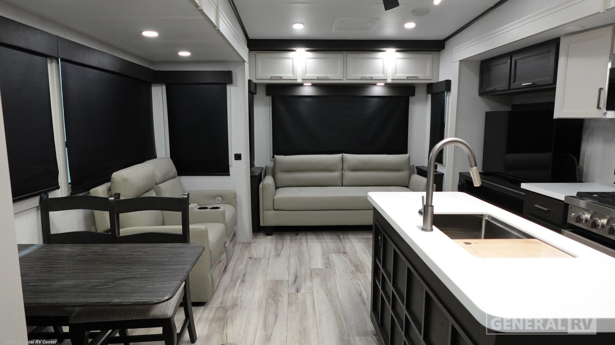 2026 Keystone Arcadia 3260RL - New Fifth Wheel For Sale by General RV Center in North Canton, Ohio